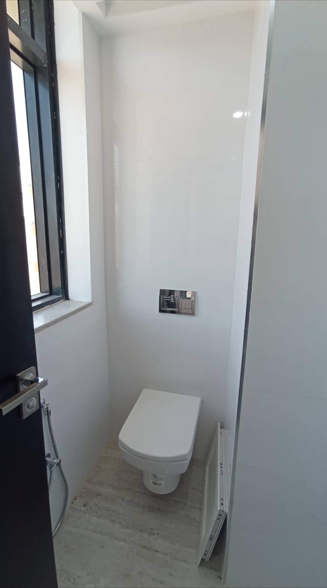 Mnihla Cite Ennasr Location Surfaces Cabinet mdical  ct de la clinique amilcar