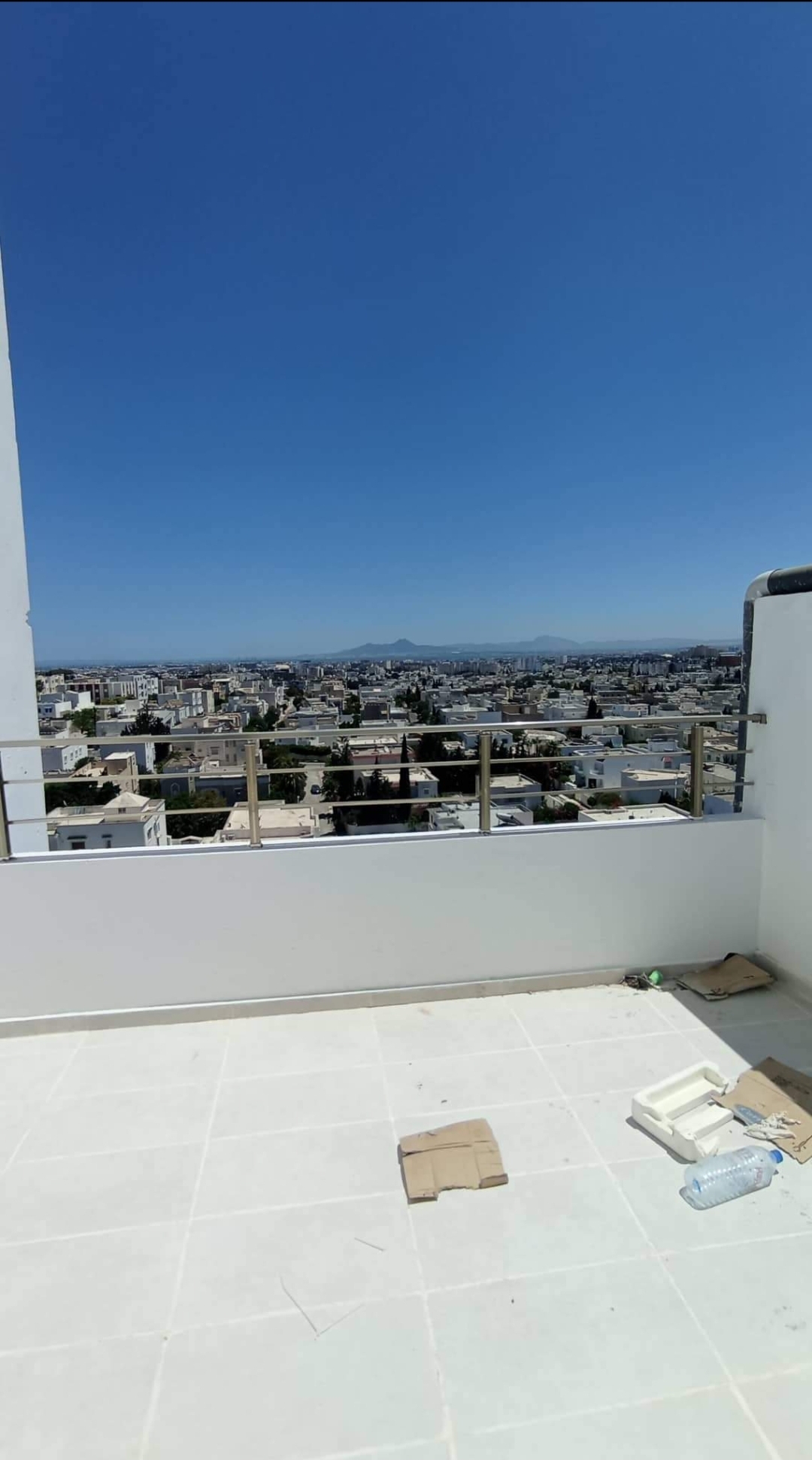 Mnihla Cite Ennasr Location Surfaces Cabinet mdical  ct de la clinique amilcar