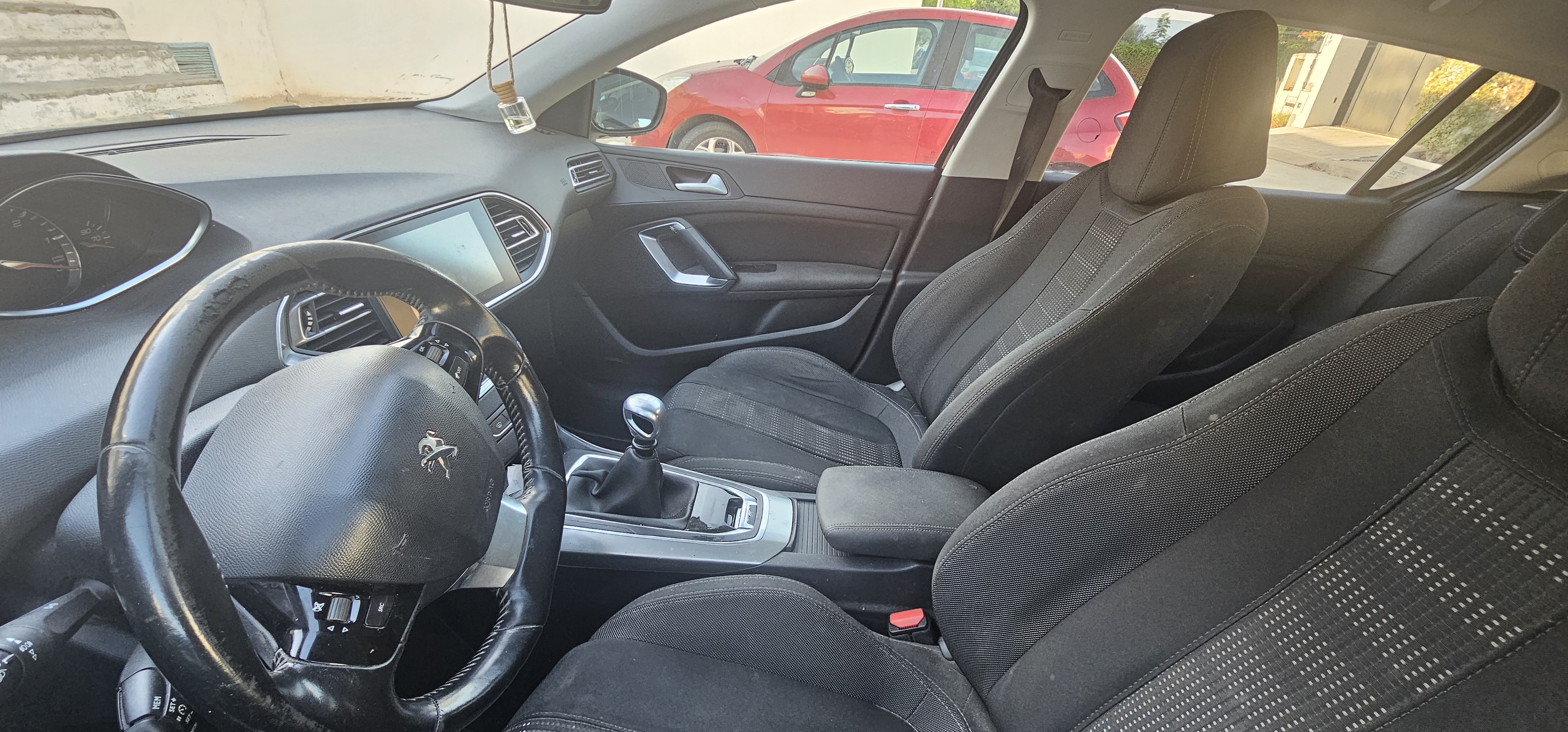 La Marsa Gammart Peugeot 308 Peugeot 308 diesel excellent tat
