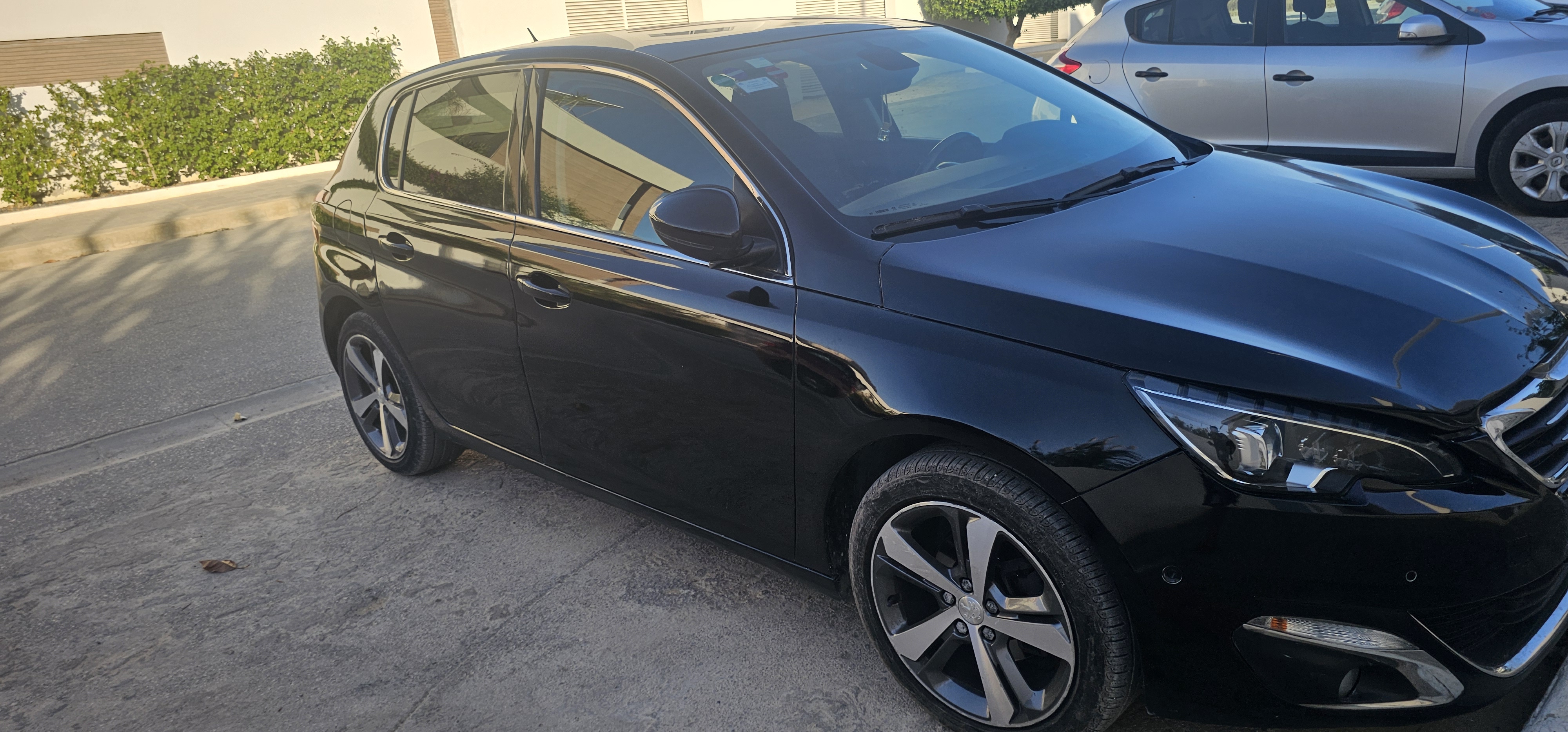 La Marsa Gammart Peugeot 308 Peugeot 308 diesel excellent tat