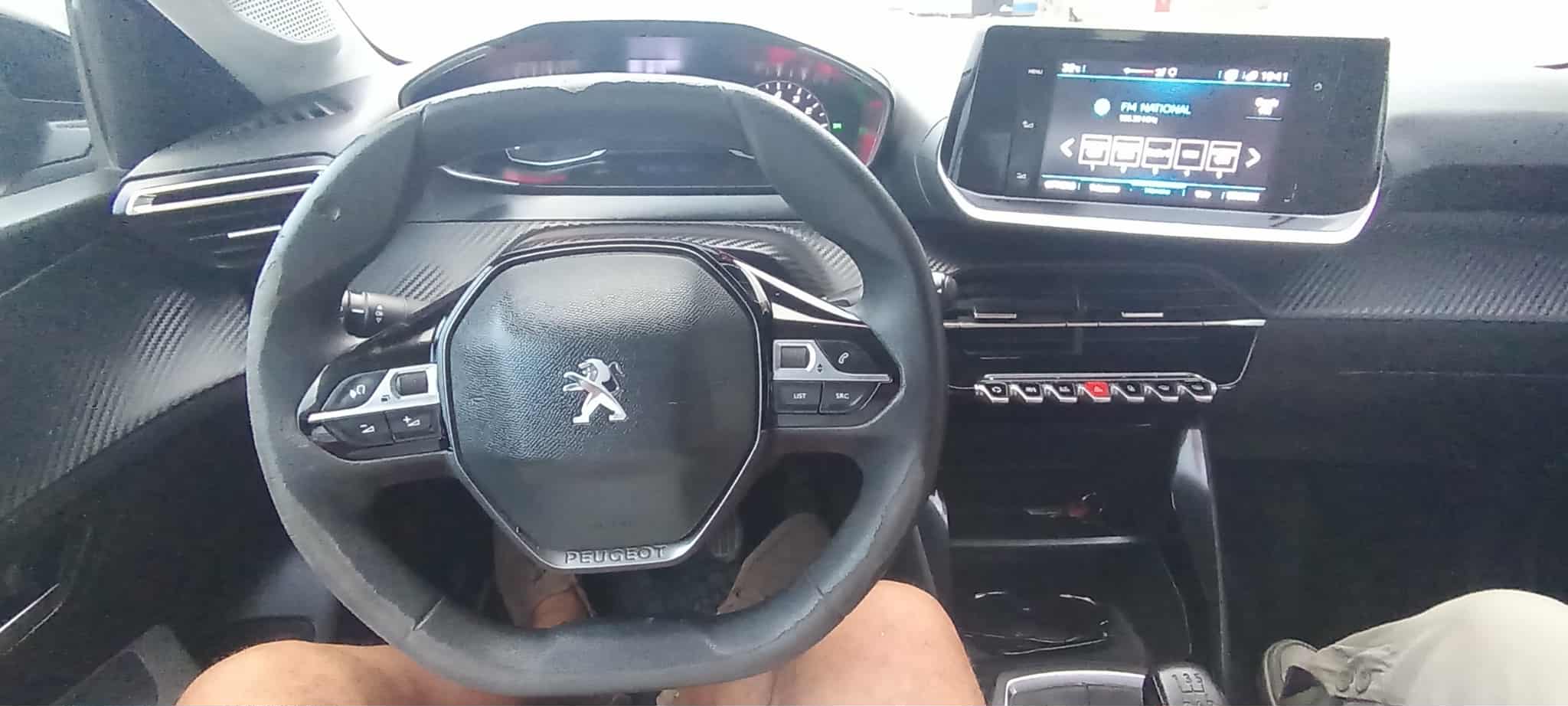 Ettahrir Ettahrir 1 Peugeot 208 208 en trs bonne tat presque neuf