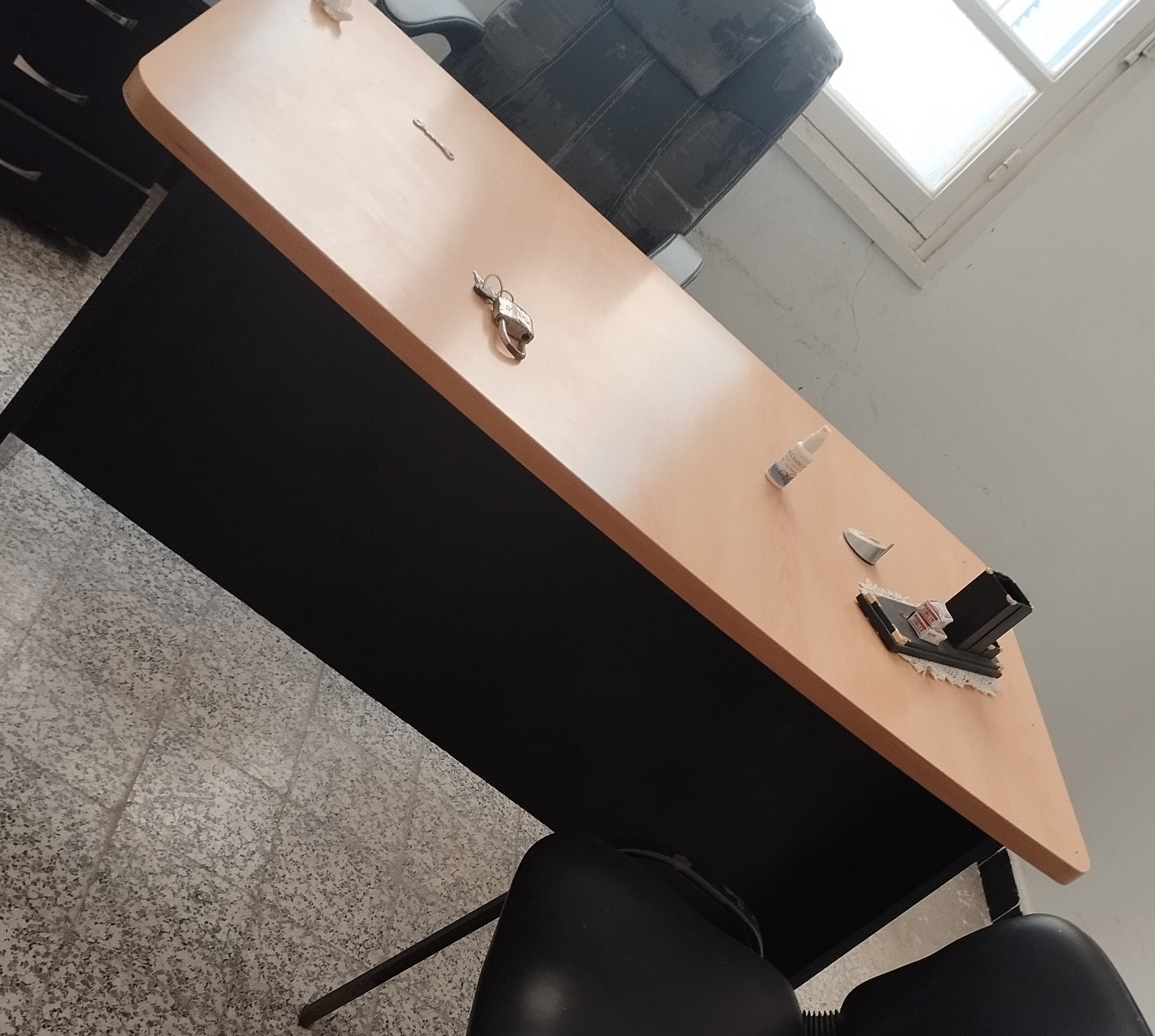 Gabes Medina Gabes Meubles de bureau Bureaux - Tables Meuble pour garderie scolaire en trs bon tat