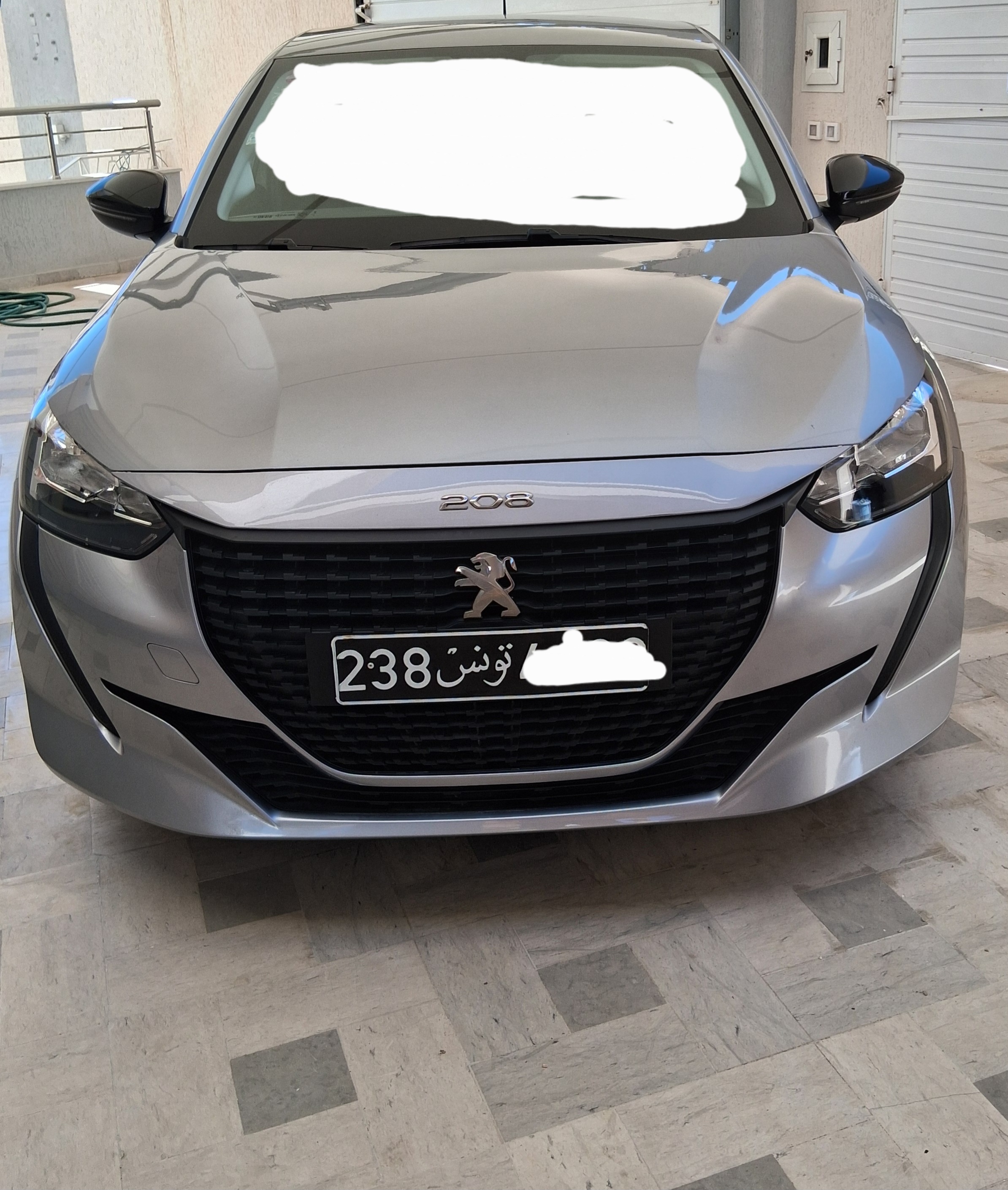 Ariana Ville Cite Ennasr 2 Peugeot 208 208 neuve 25 mois encore sous garantie faible km