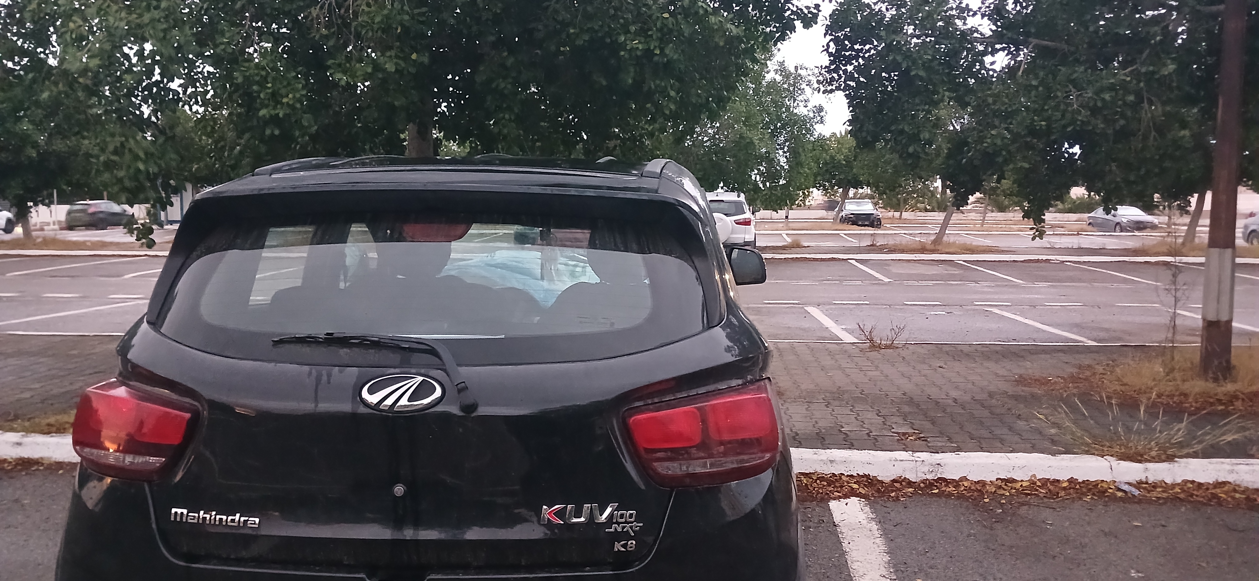 Ariana Ville Ariana Mahindra Autre Modle Mahindra kuv 100 k8  essence 1pt2  5 cheveux