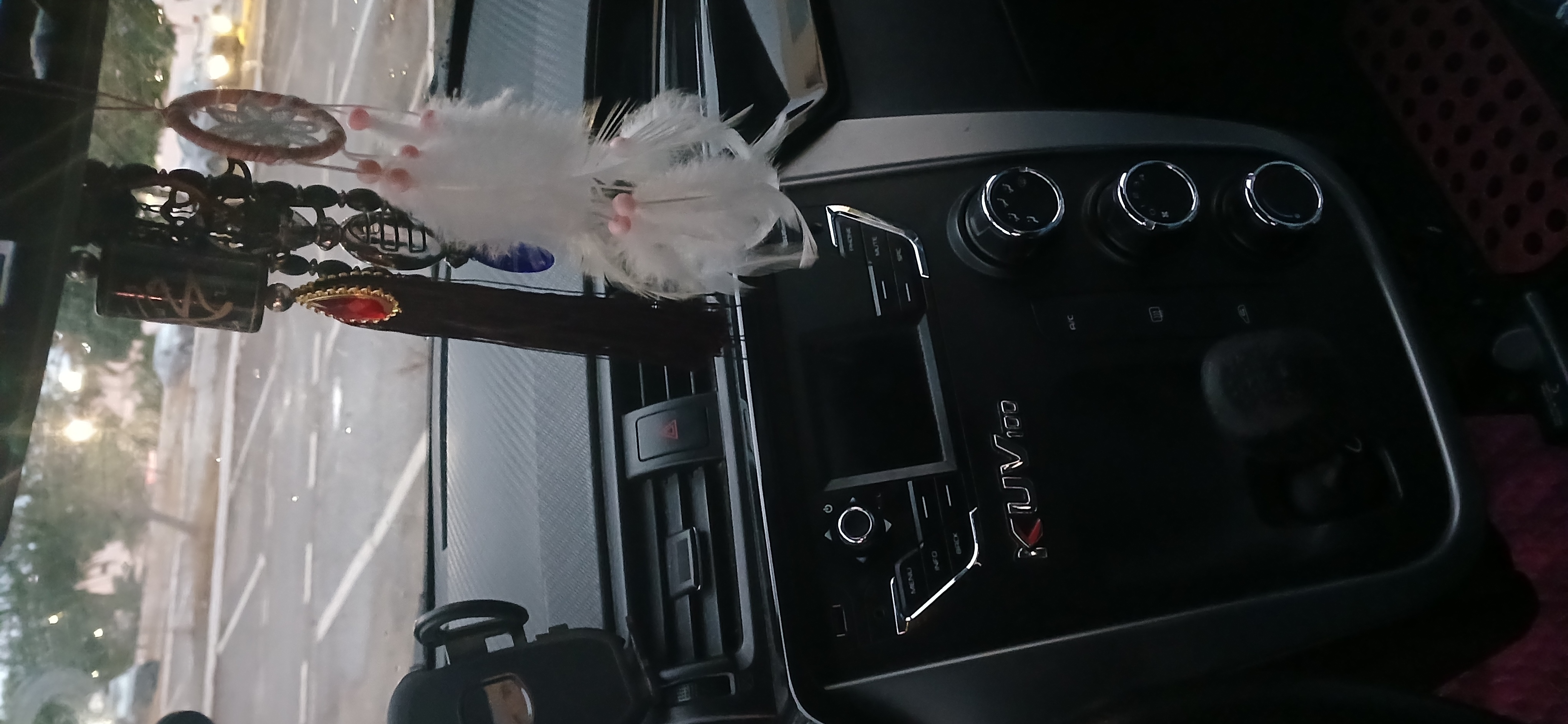 Ariana Ville Ariana Mahindra Autre Modle Mahindra kuv 100 k8  essence 1pt2  5 cheveux