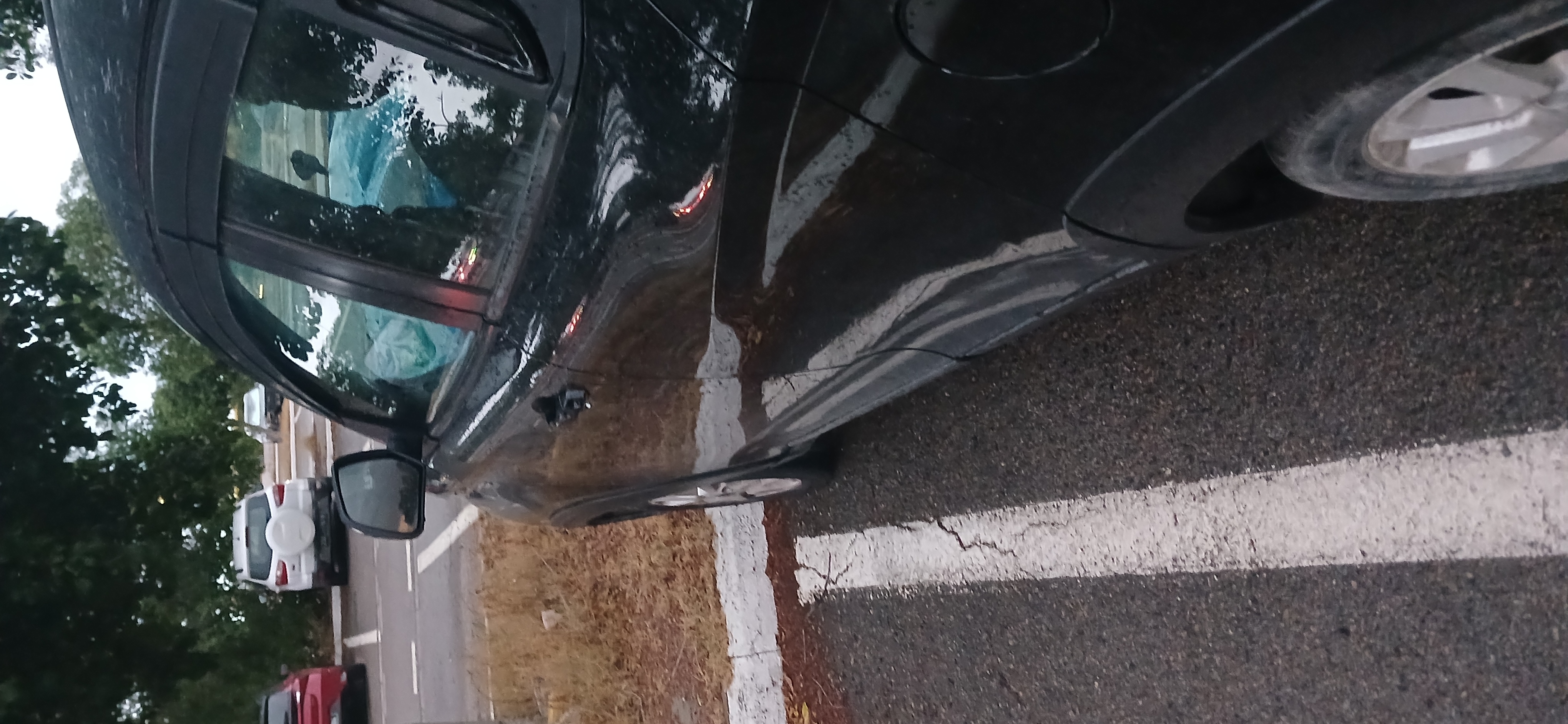 Ariana Ville Ariana Mahindra Autre Modle Mahindra kuv 100 k8  essence 1pt2  5 cheveux