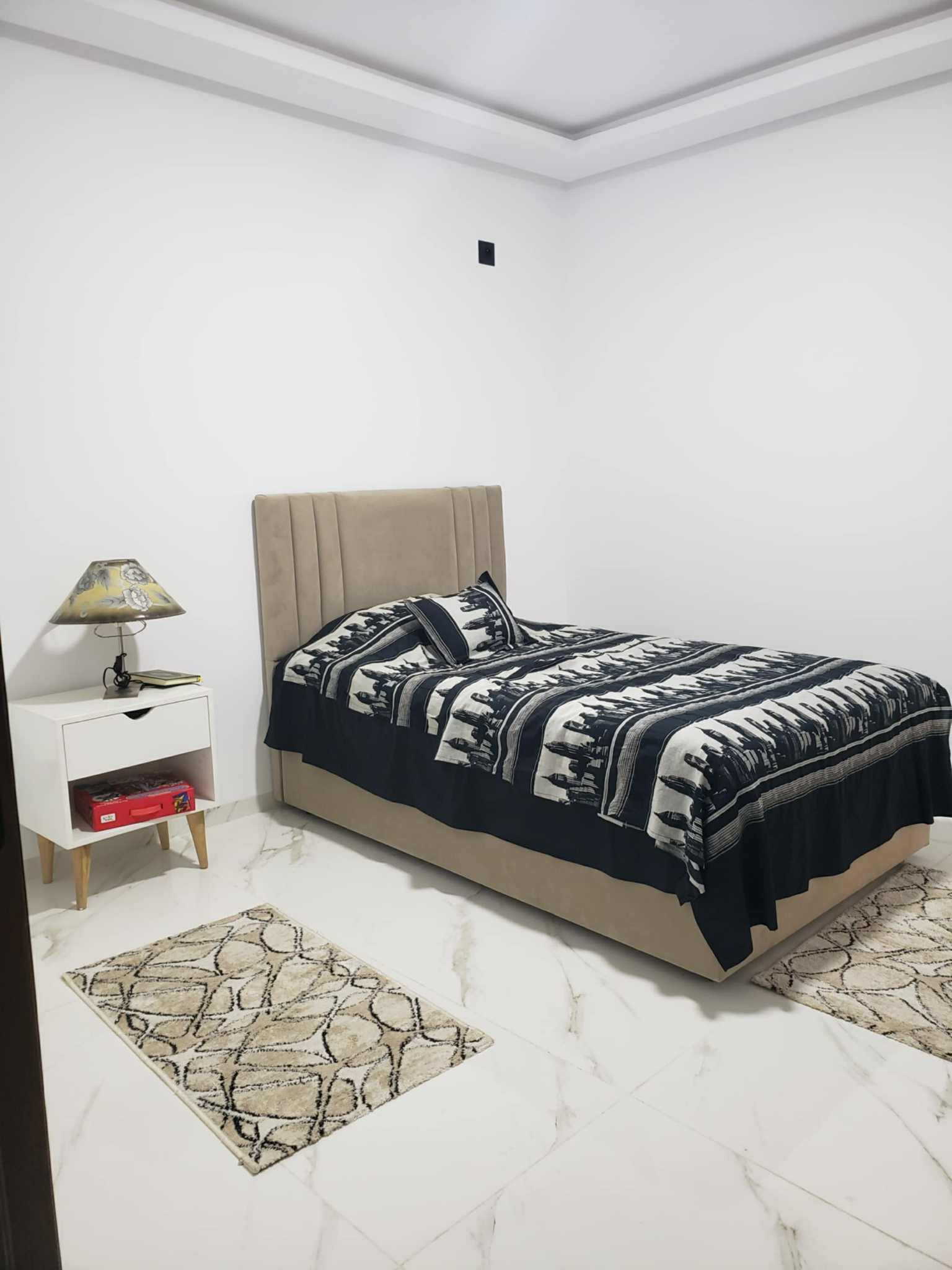 La Marsa&nbsp;El Aouina&nbsp;Location&nbsp;Appart. 1 pi�ce&nbsp;S1 neuf  haut standing  meubl� et tout �quip�