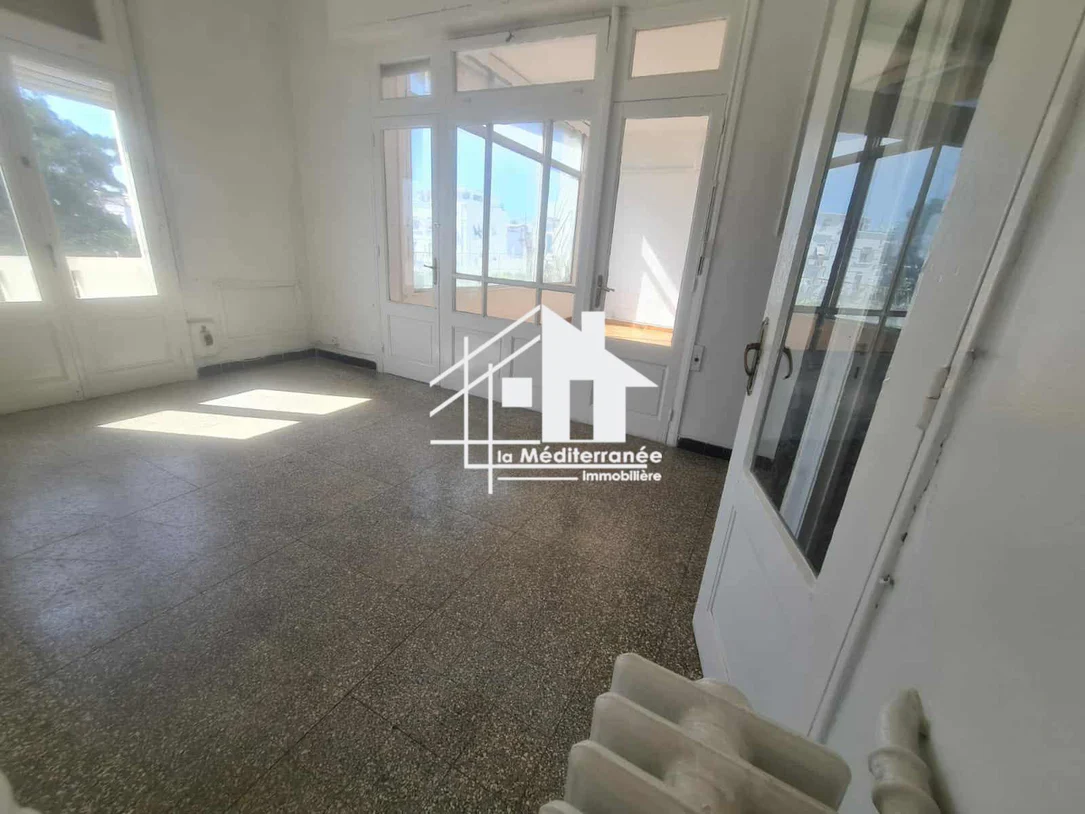 Bab Bhar Bab Bhar Location Appart. 4 pices Bureau h4 au 3me tage au centre ville tunis