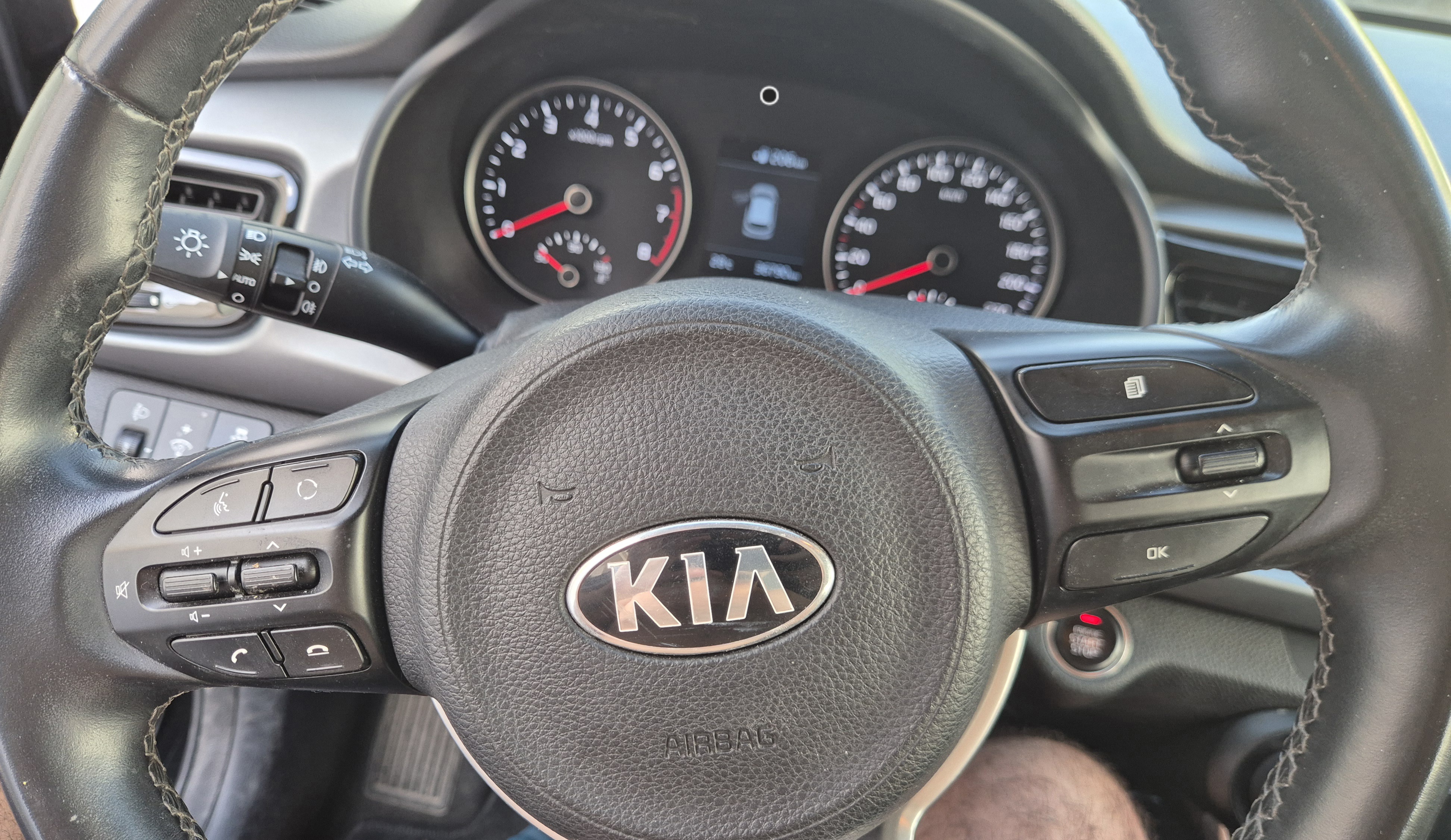 Ariana Ville Cite Ennasr 2 Kia Rio 1re main   excellent tat   trs bien entretenue