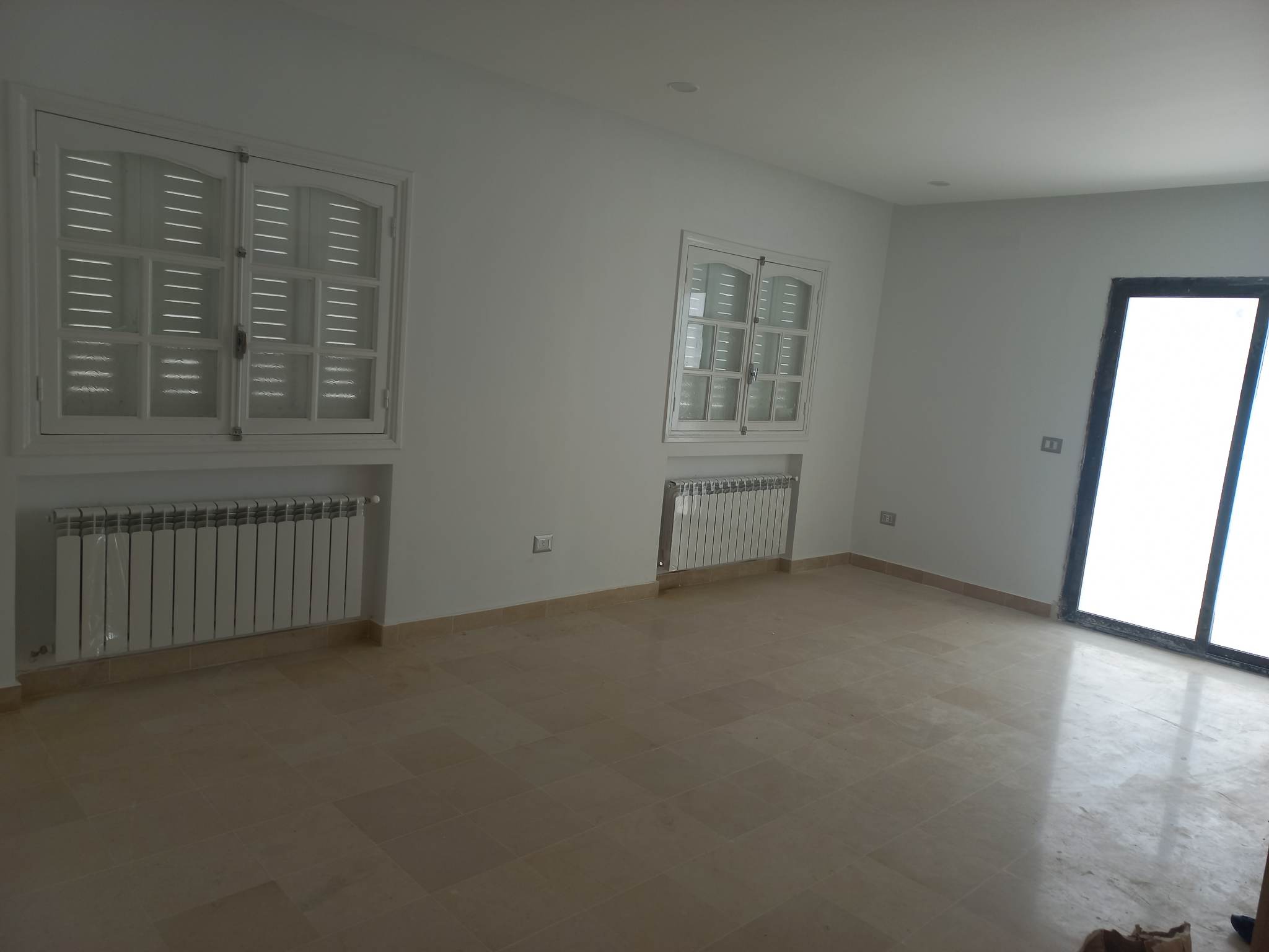 Ain Zaghouan Ain Zaghouan Location Appart. 1 pice S1 avec terrasse  el aouina