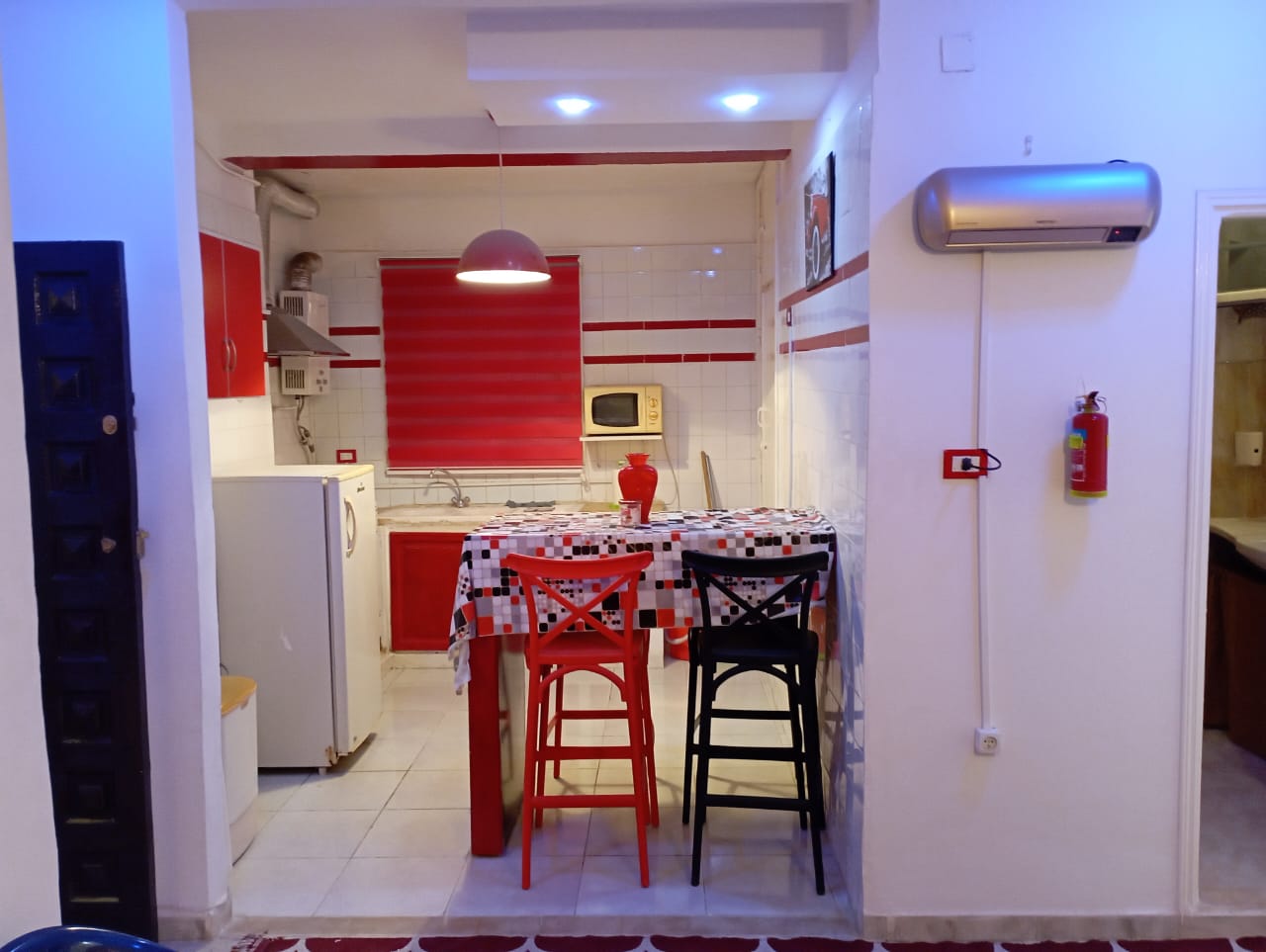 Ariana Ville Cite Ennouzha Location Appart. 4 pices S plus 3 meubl a la cit ennozha loc wb3534