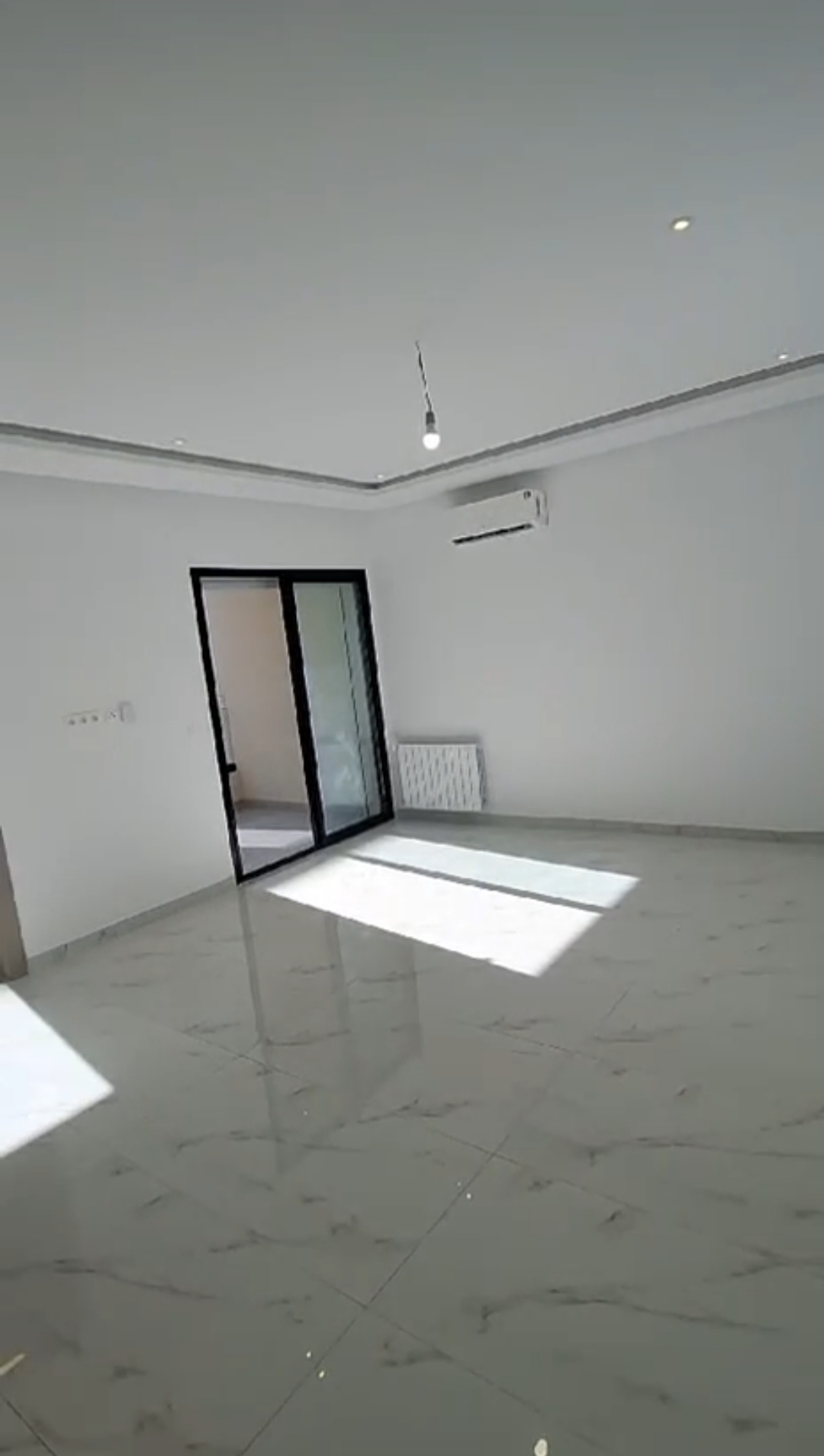 Ariana Ville&nbsp;Cite Ennasr 2&nbsp;Location&nbsp;Appart. 2 pi�ces&nbsp;S1 neuf jamais habite avec ppkg