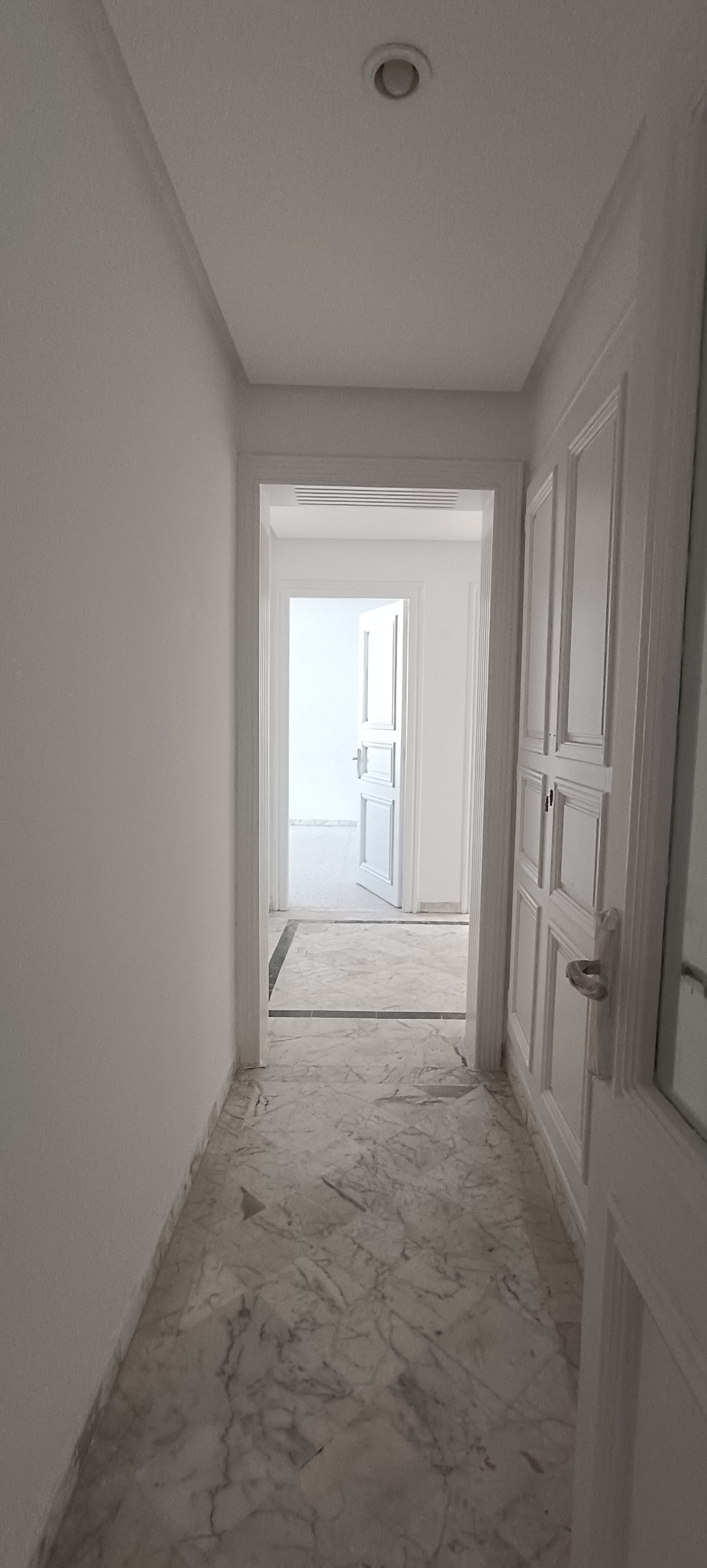 Ariana Ville Cite Ennasr 2 Location Appart. 4 pices Spacieux appartement s3