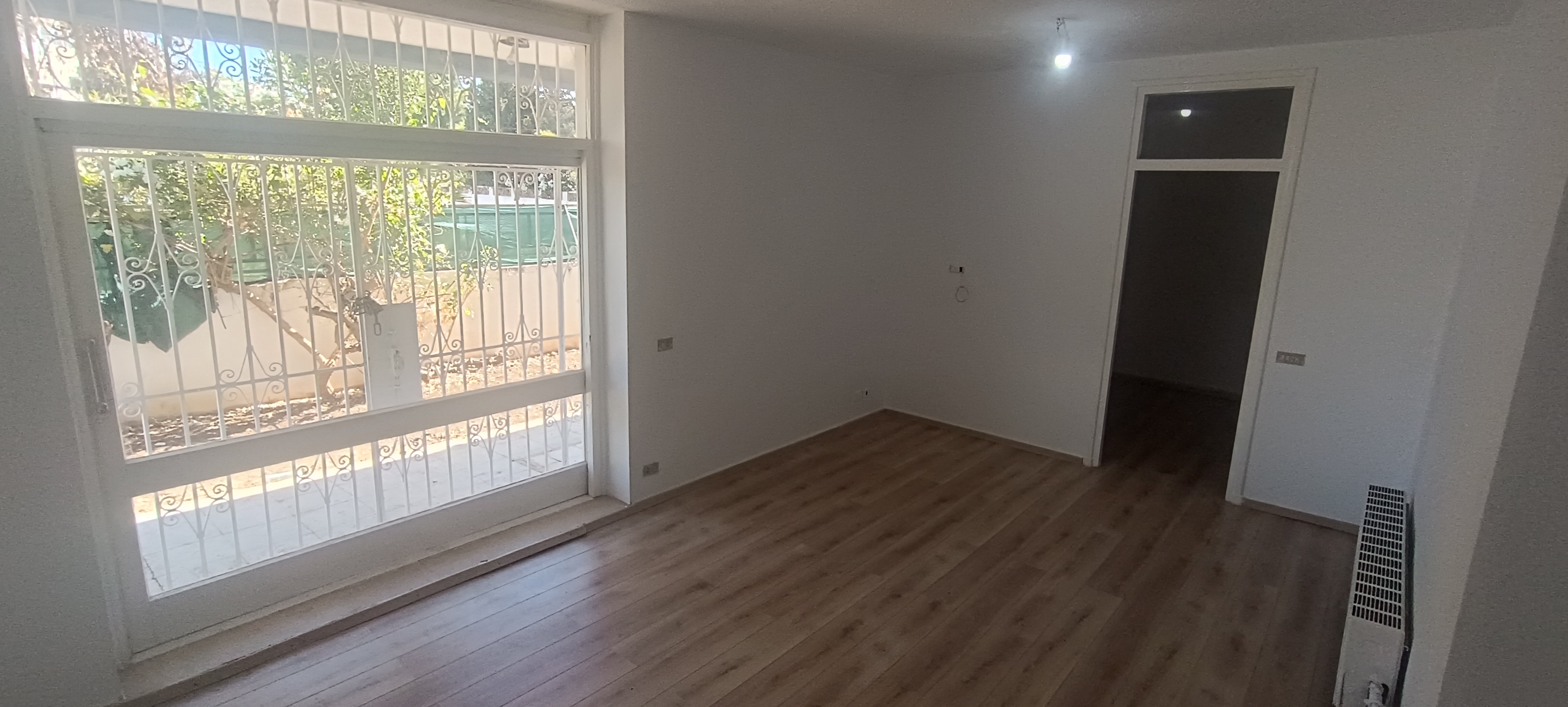 El Menzah Cite El Mahrajene Bureaux & Commerces Bureau Appartement rdc avec jardin usage bureautique