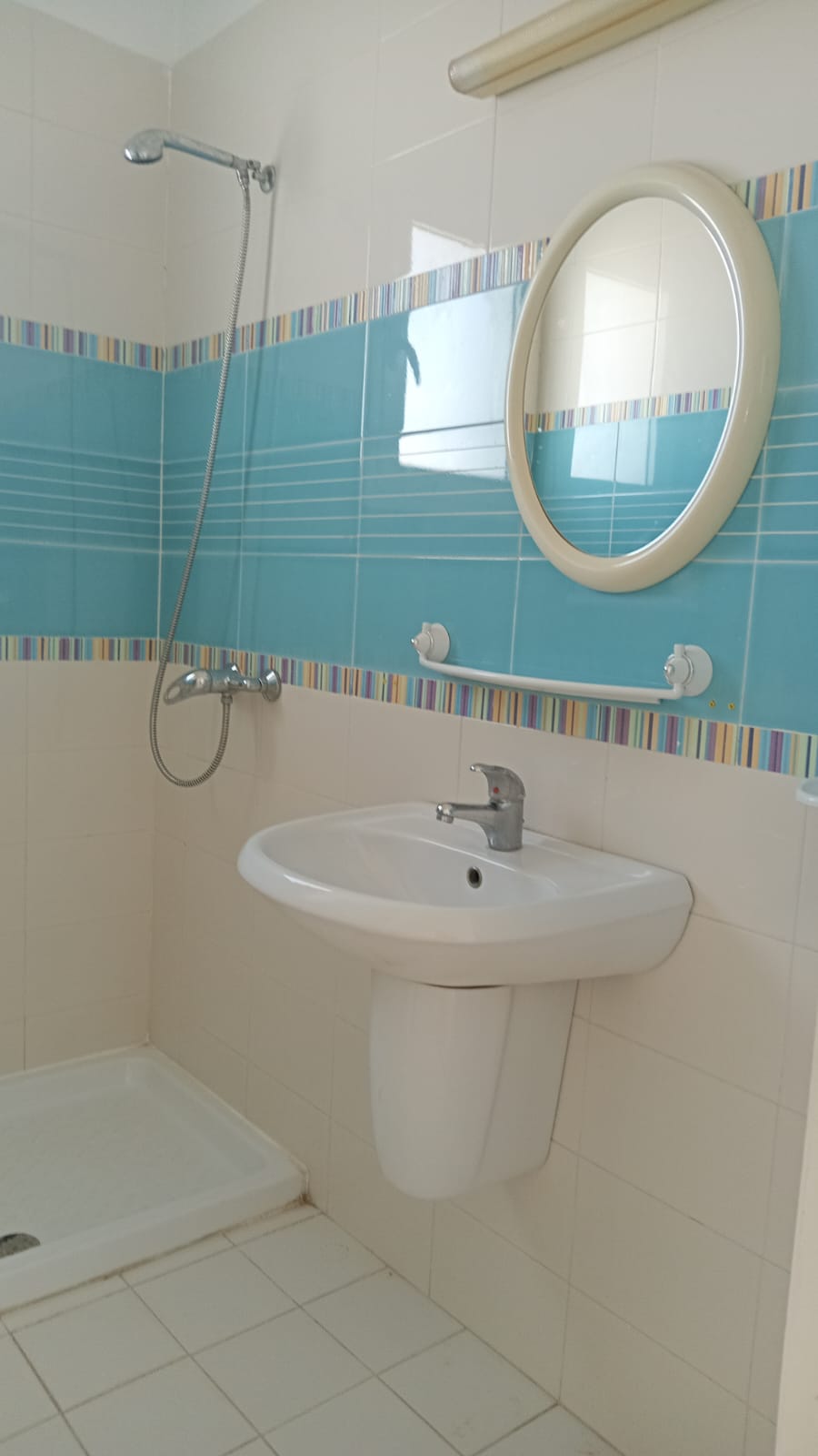 La Marsa El Aouina Location Appart. 4 pices S plus trois bien orient aux jard l'aouina