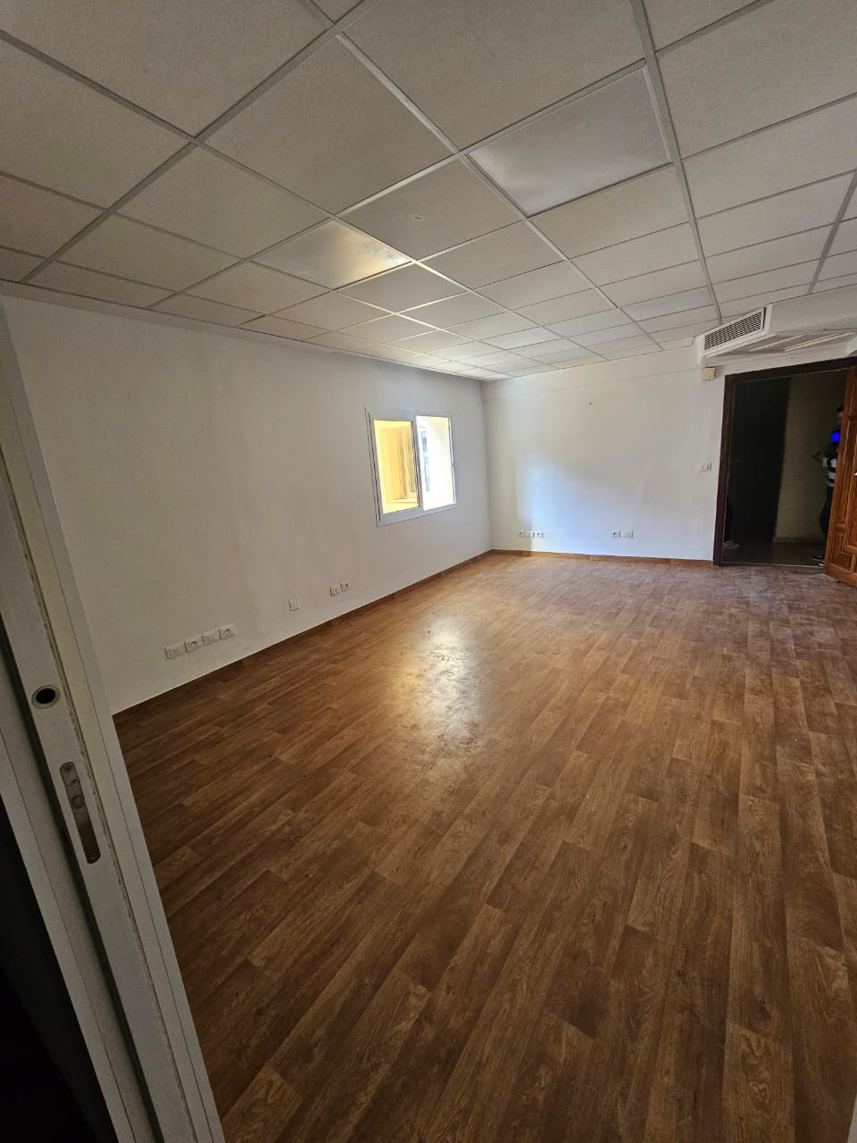 La Marsa Berge Du Lac Location Appart. 1 pice S zro  usage bureautique au lac 1