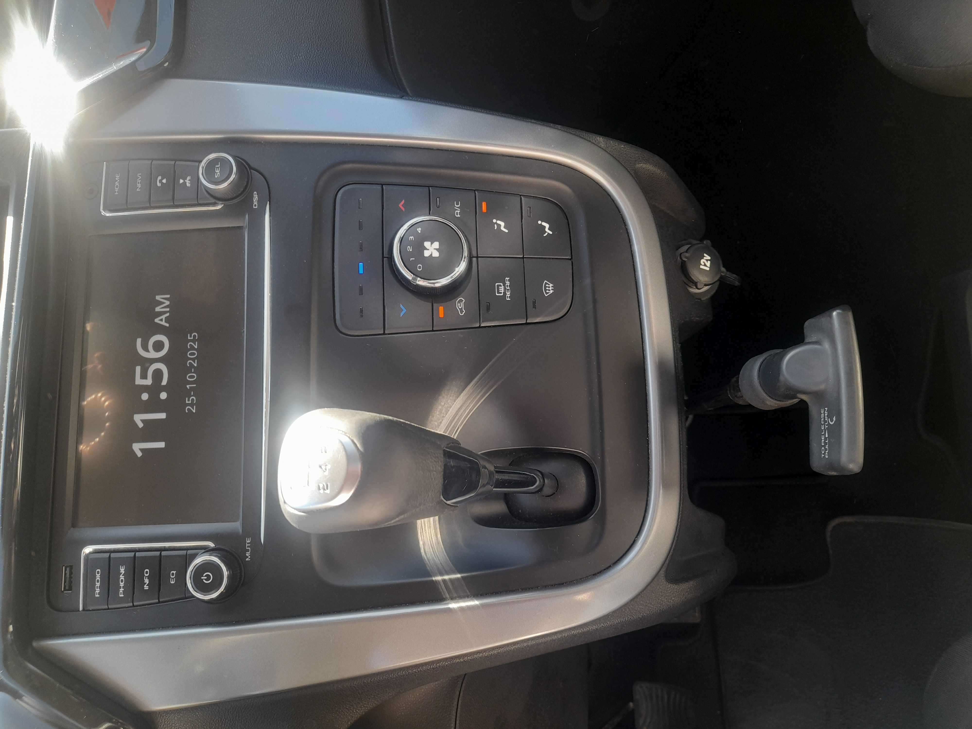 El Menzah El Menzah 1 Mahindra Autre Modle Kuv100 mahindra