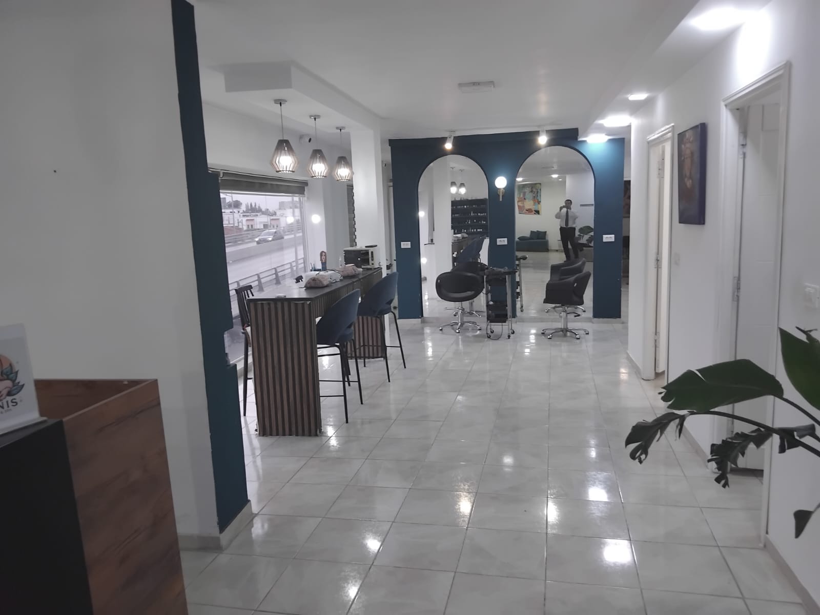 Ezzahra Ezzahra Location Surfaces Salon d coifure et spa