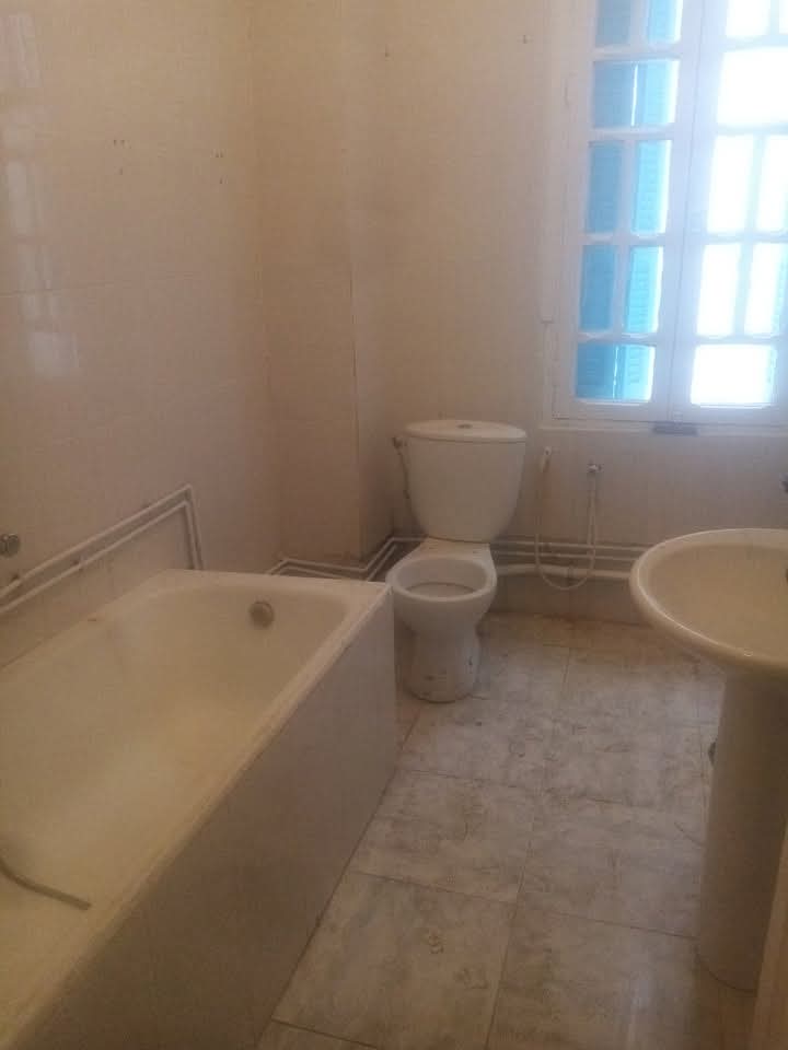 Bab Bhar Bab Bhar Location Appart. 3 pices Appt s2 tres propre avenue borguiba