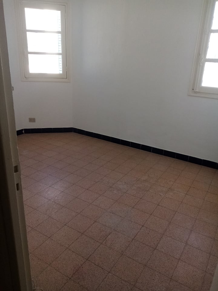 Bab Bhar Republique Location Appart. 2 pices Hall 2 chambres avec balcon pres av med 5