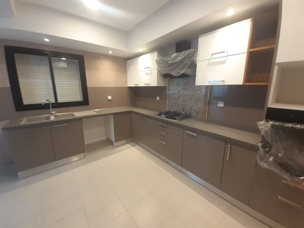 La Soukra La Soukra Location Appart. 4 pices S3 au rue du park la soukra