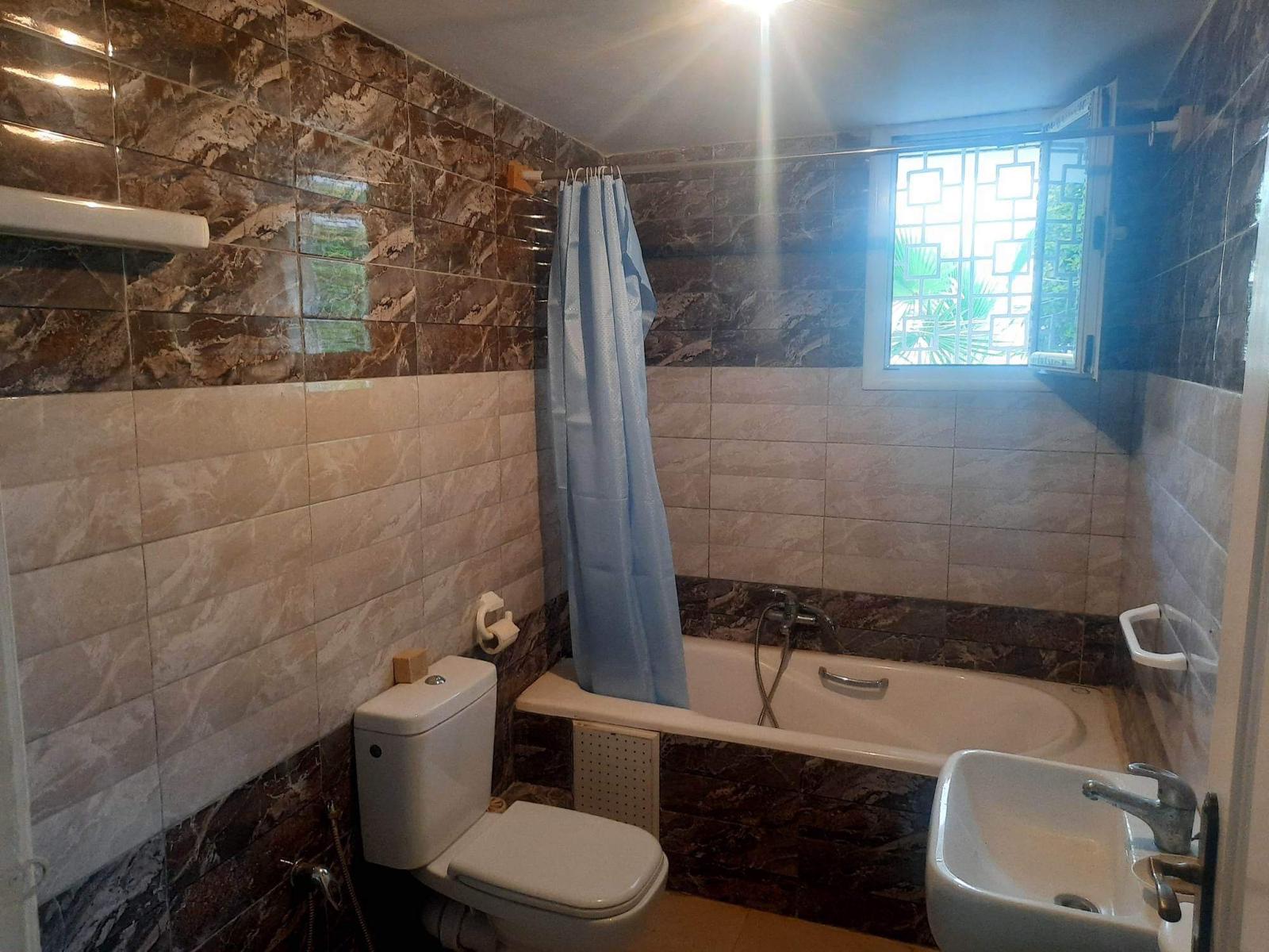 Ariana Ville El Menzah 8 Location Appart. 2 pices S1 avec jardin a menzah 8