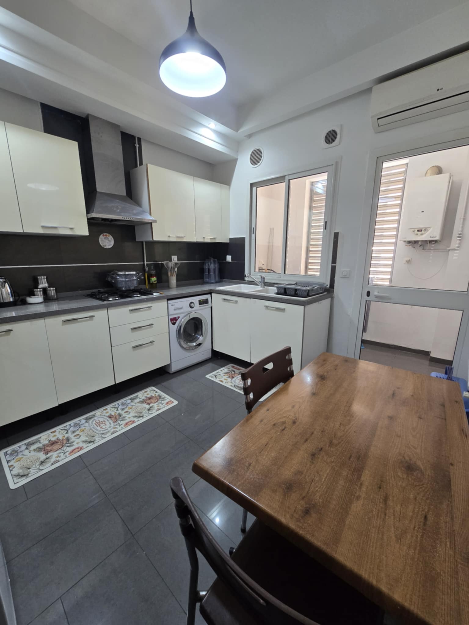 Ain Zaghouan Ain Zaghouan Location Appart. 4 pices S plus 3 ain zaghouan nord