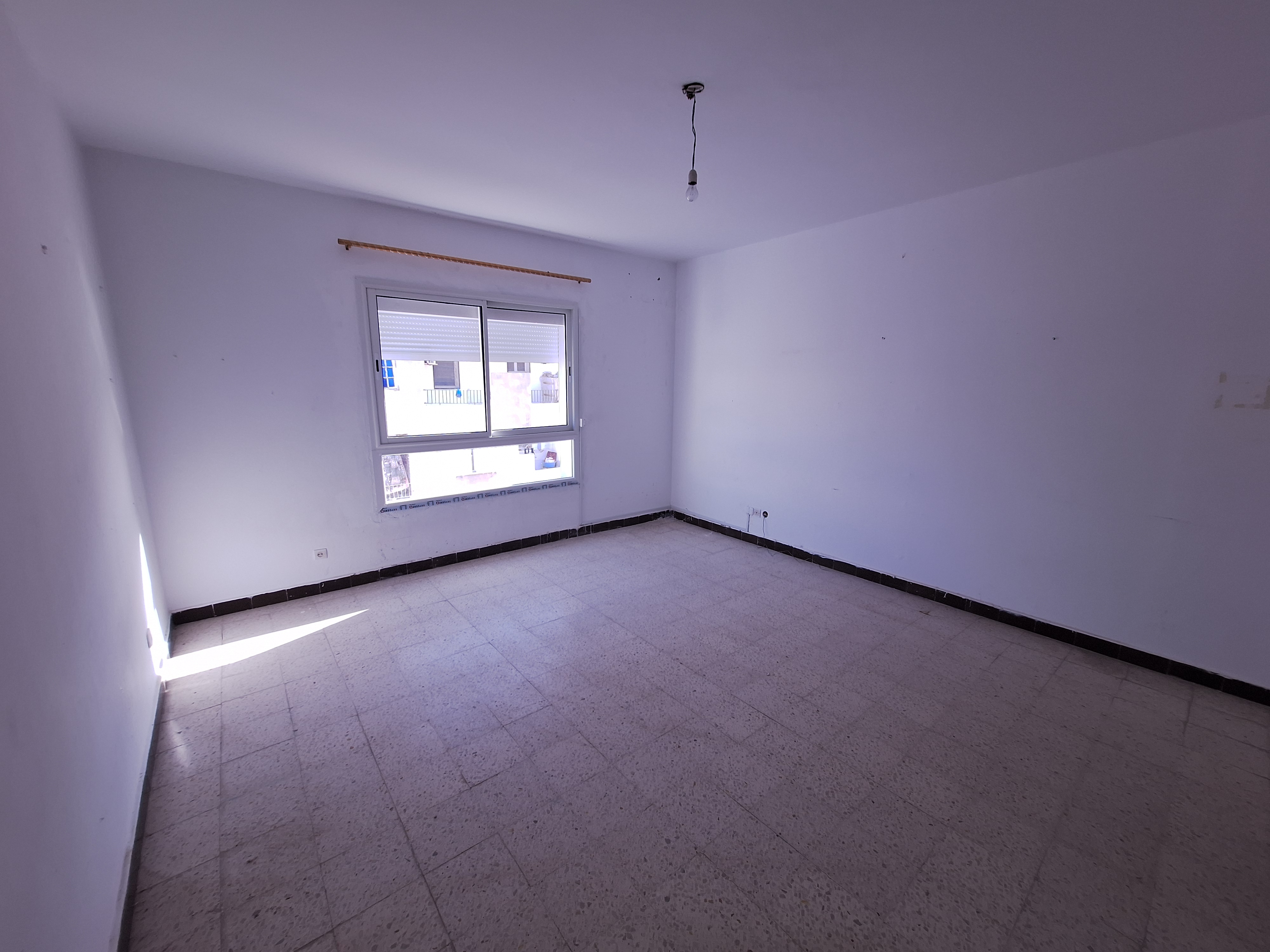 Cite El Khadra Cite Oplympique Location Appart. 2 pices Appartement salon et 2 chambres non meubl