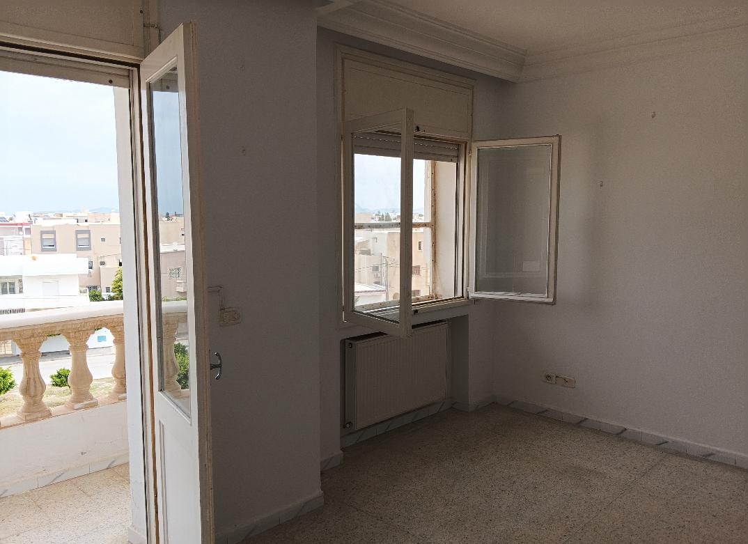Hammam Chatt Hammam Chatt Vente Appart. 4 pices 4 pices 90 m  hammam chat 500 m mer pied de gare