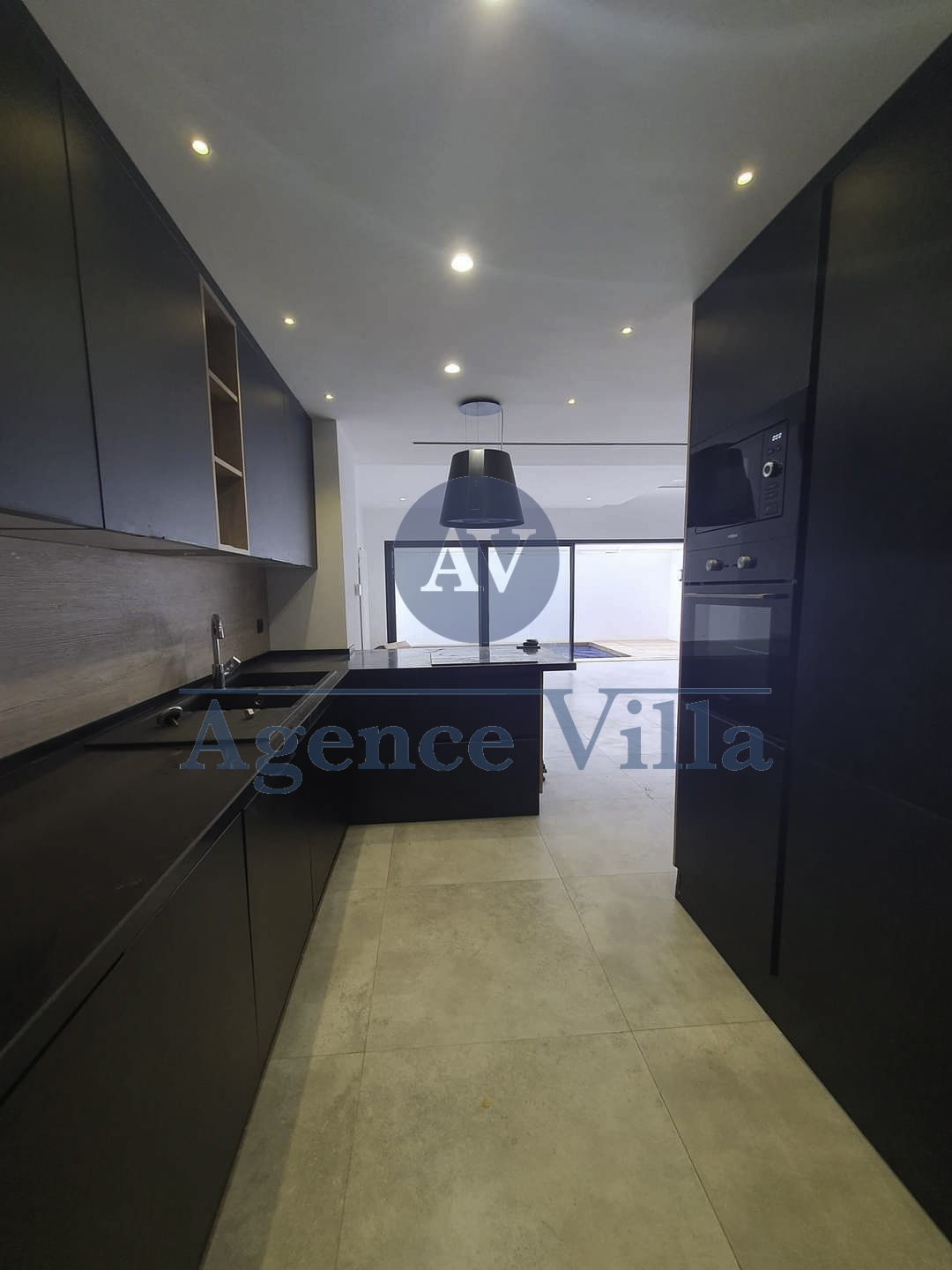 La Marsa Gammart Location Duplex Un triplex  gammarth avec piscine et jardin