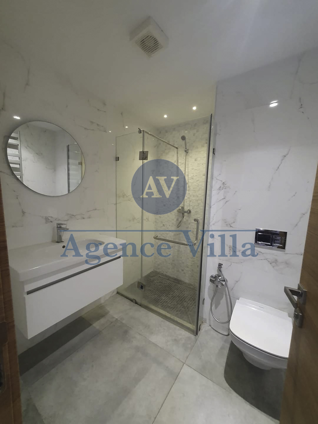 La Marsa Gammart Location Duplex Un triplex  gammarth avec piscine et jardin