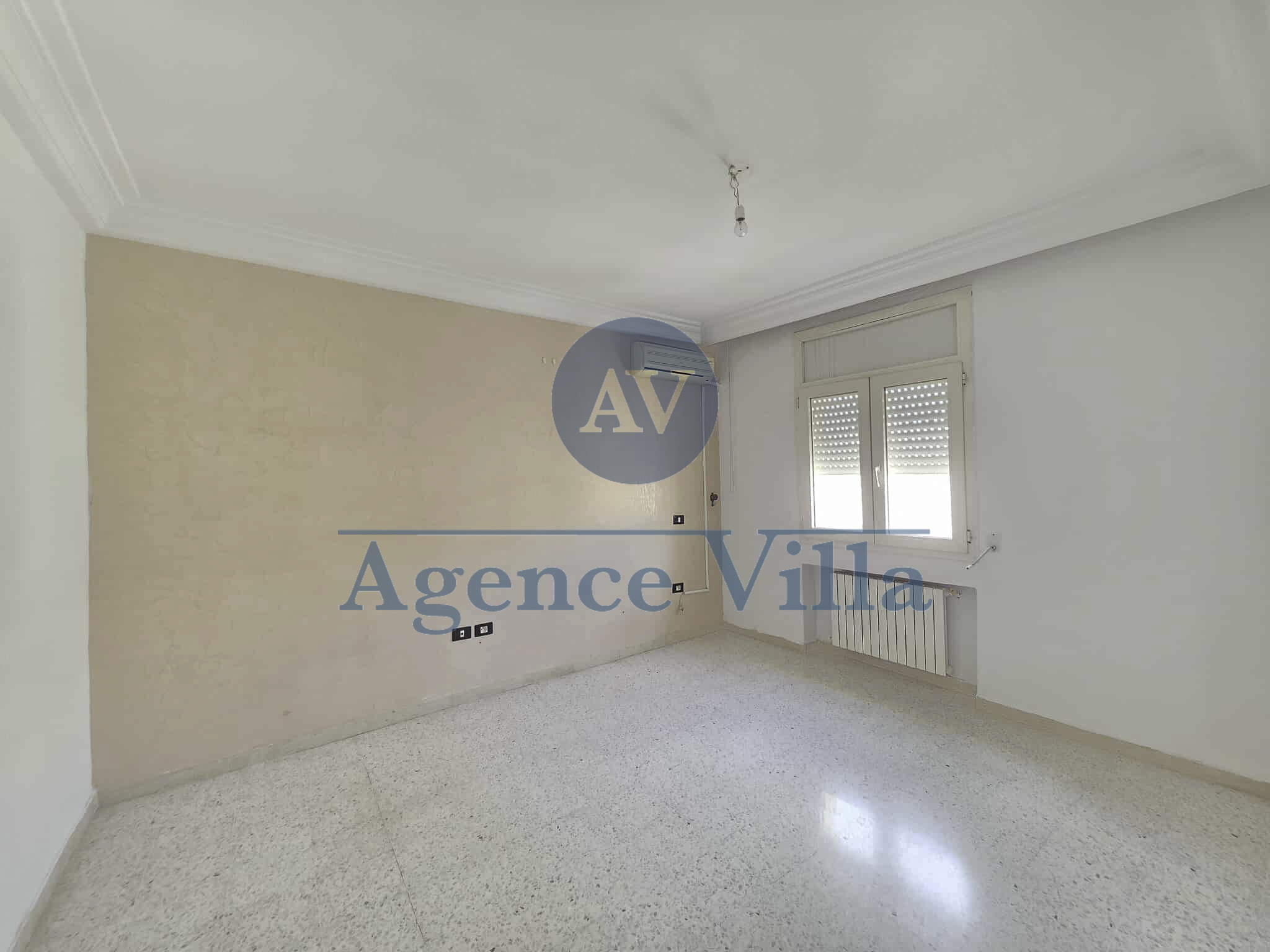 Ain Zaghouan Ain Zaghouan Location Appart. 4 pices Un appartement s3  cit lwahat