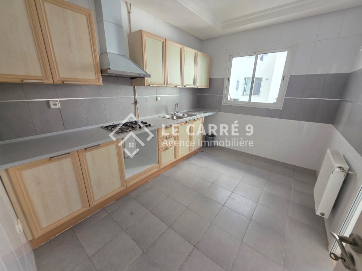 La Marsa El Aouina Location Appart. 3 pices Un s2 de 120m2  cit les palmeraies