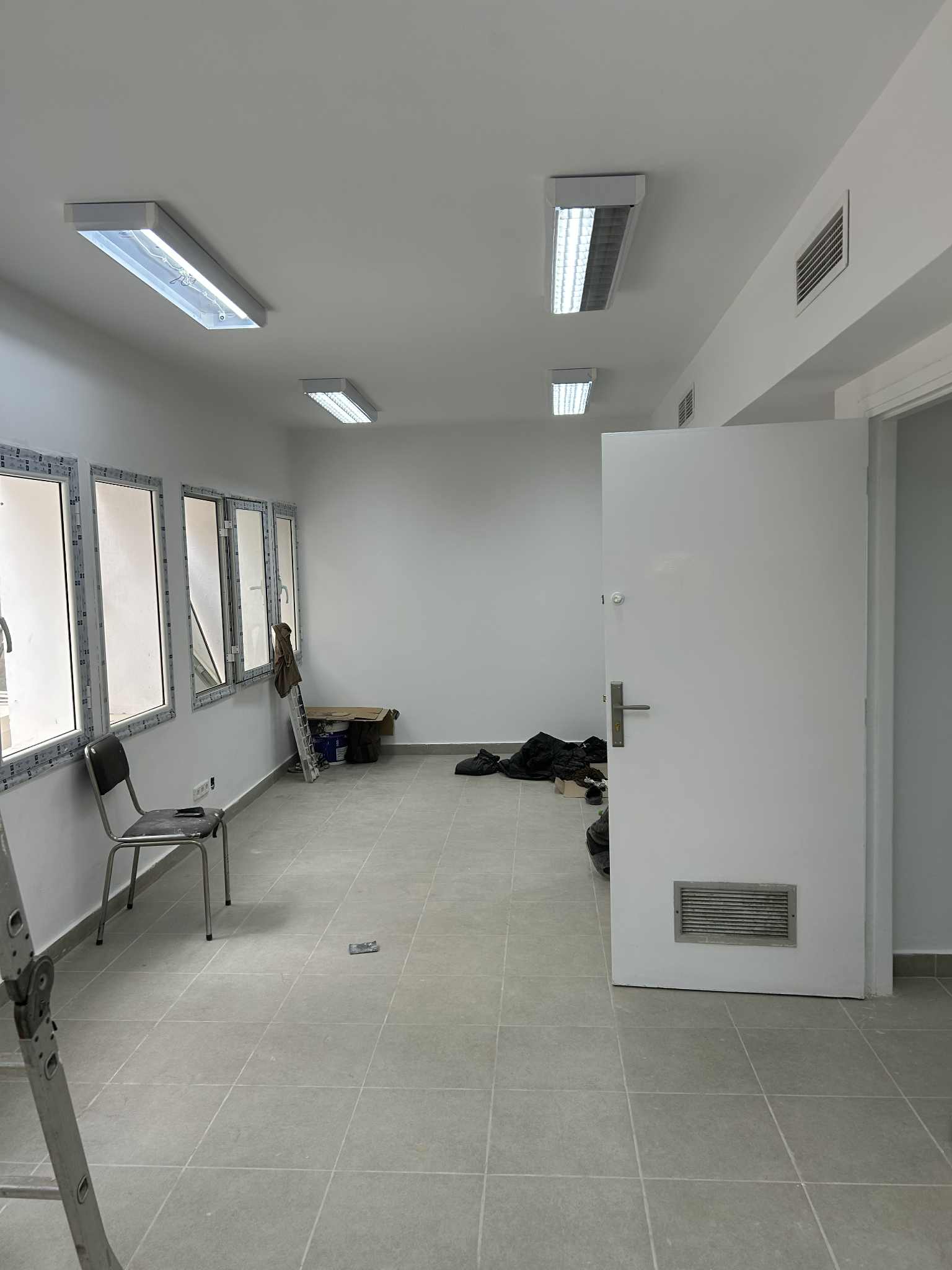 Bab Bhar Hedi Chaker Location Surfaces Imm tunis 1080 m2 l251002