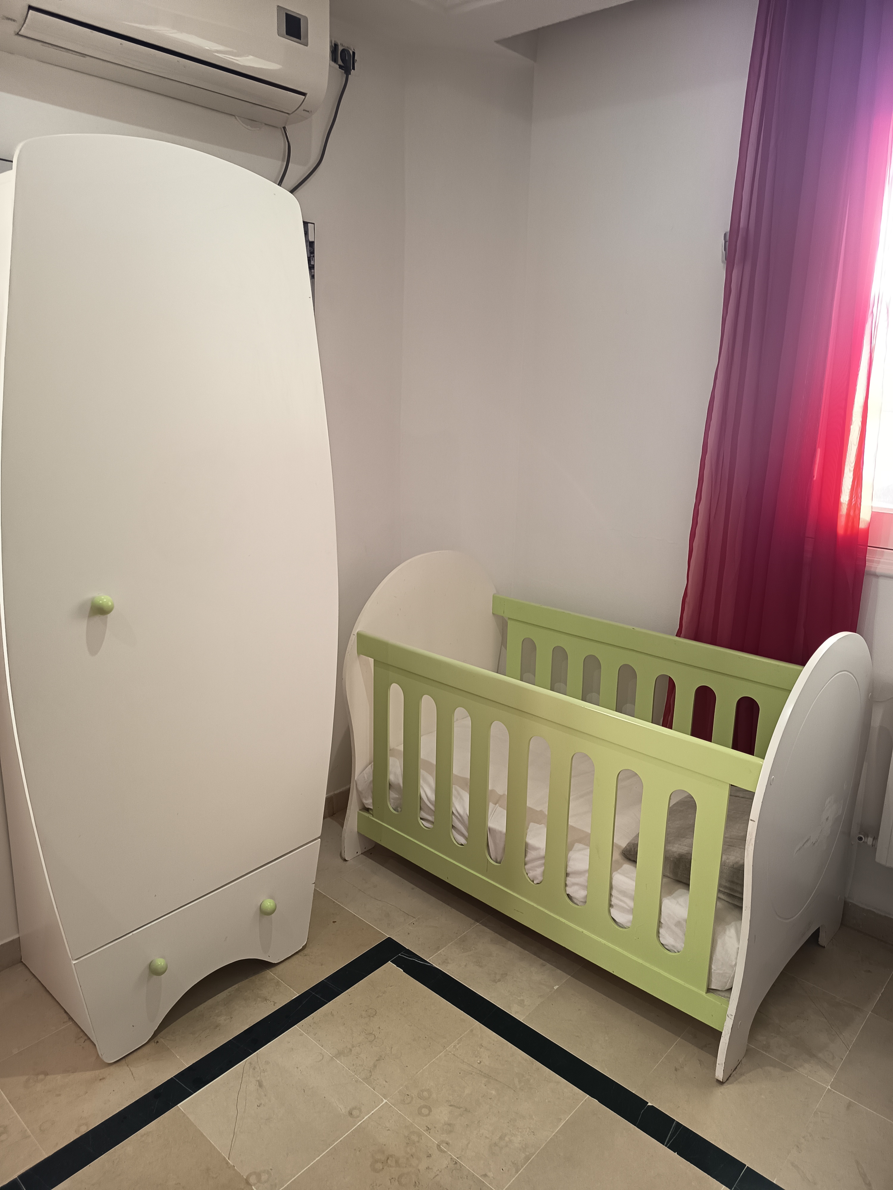 Ezzahra Ezzahra Lits et Equipements d'intrieur Autre Lit bb matelas armoire et accessoires offerts