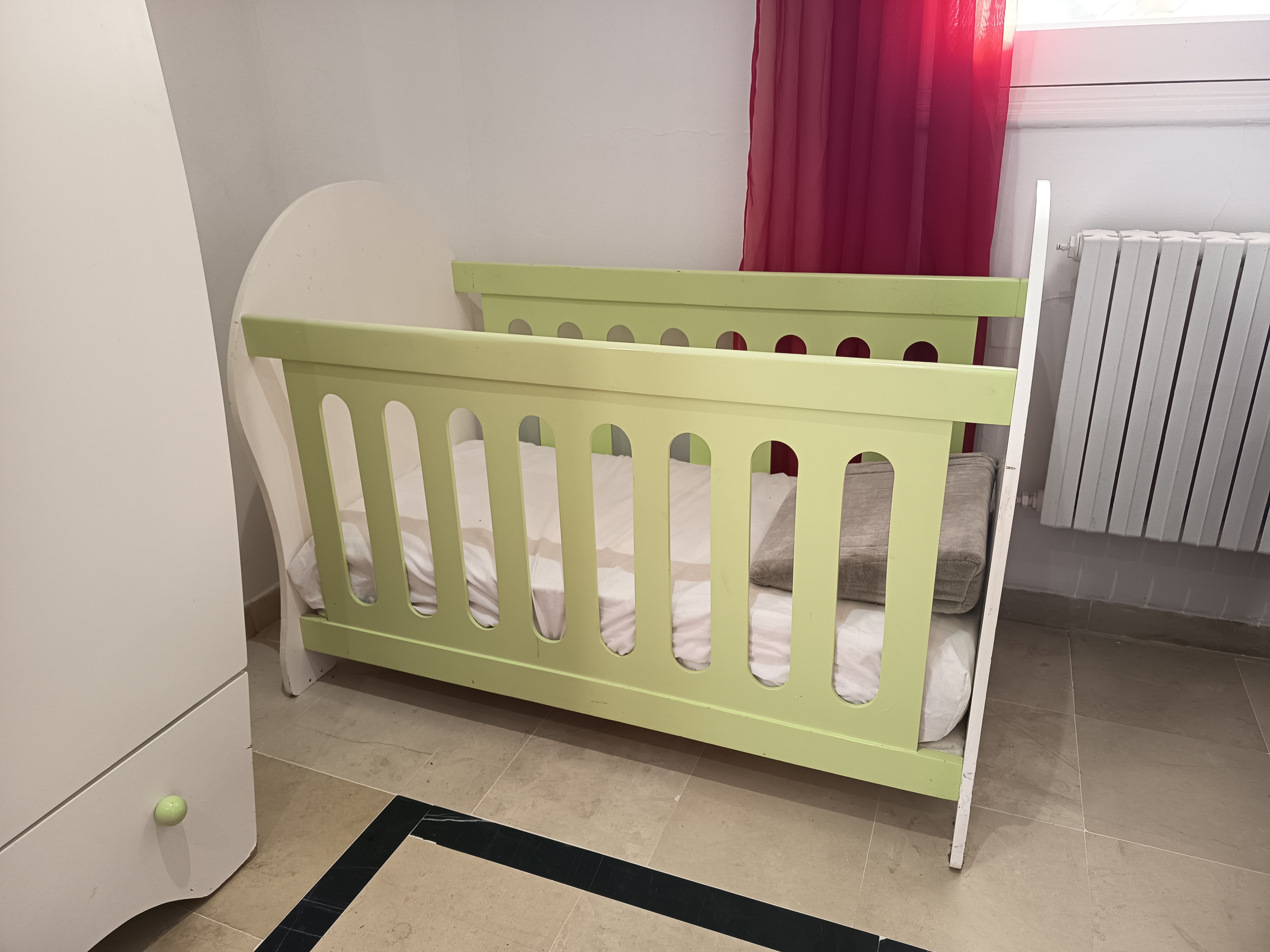 Ezzahra Ezzahra Lits et Equipements d'intrieur Autre Lit bb matelas armoire et accessoires offerts