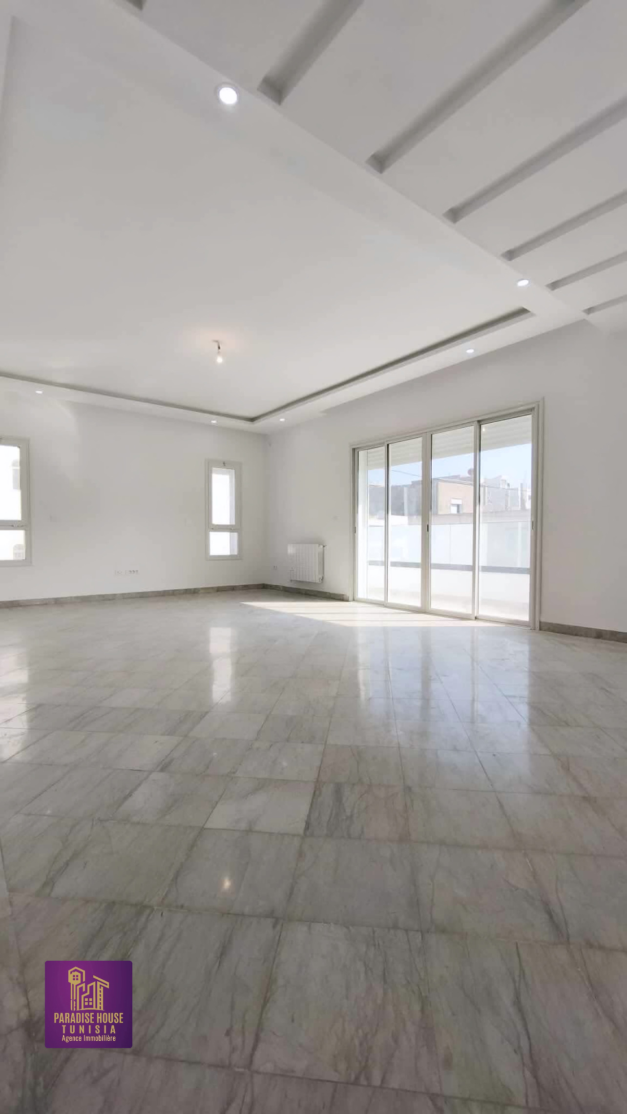 La Marsa Cite Erriadh Location Appart. 4 pices Spacieux s 3 avec 2 terasse balcon vue degagee