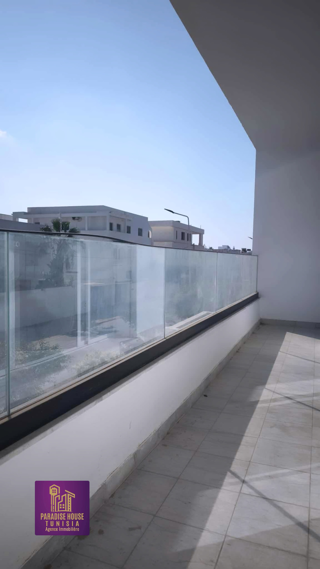La Marsa Cite Erriadh Location Appart. 4 pices Spacieux s 3 avec 2 terasse balcon vue degagee