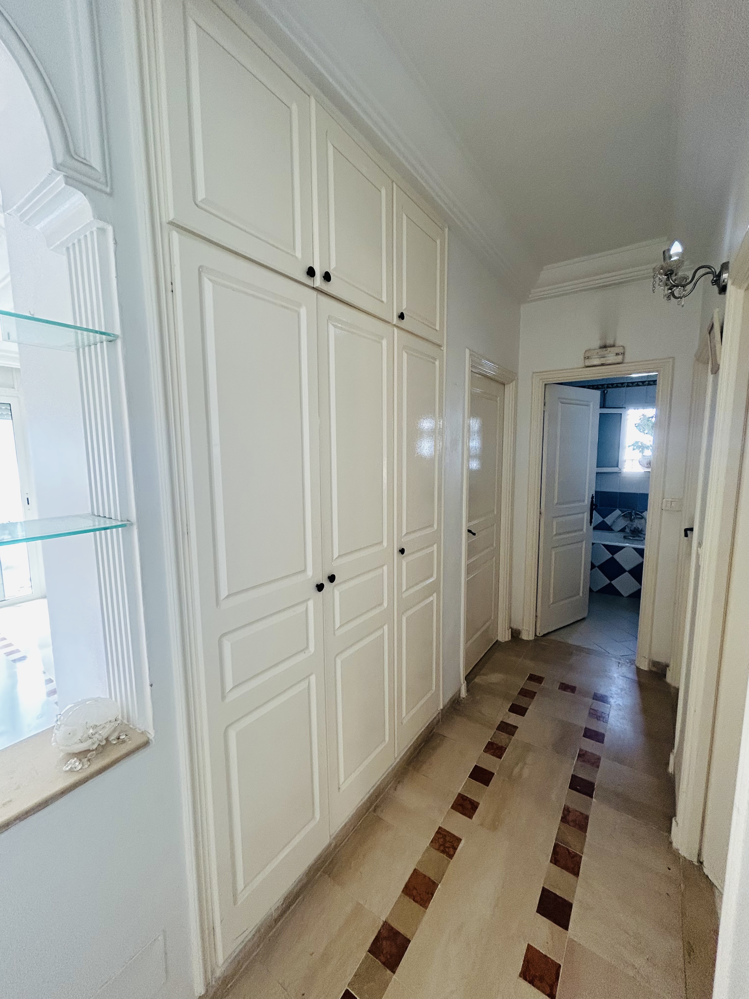 La Soukra La Soukra Location Appart. 4 pices S 3 spacieux sokra cote tijari
