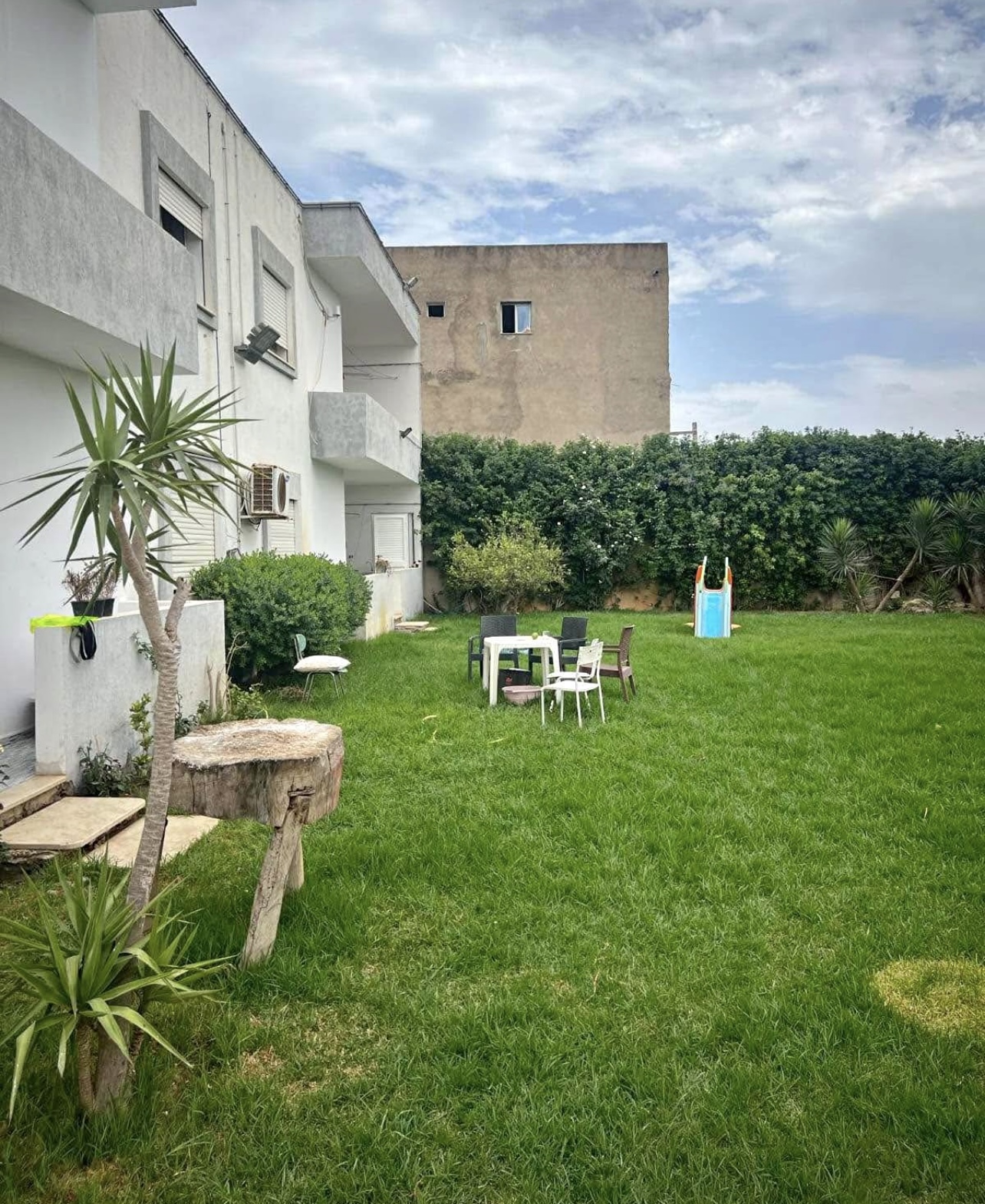La Soukra Chotrana 2 Location Appart. 3 pices Appart s 2 et jardin collectifs