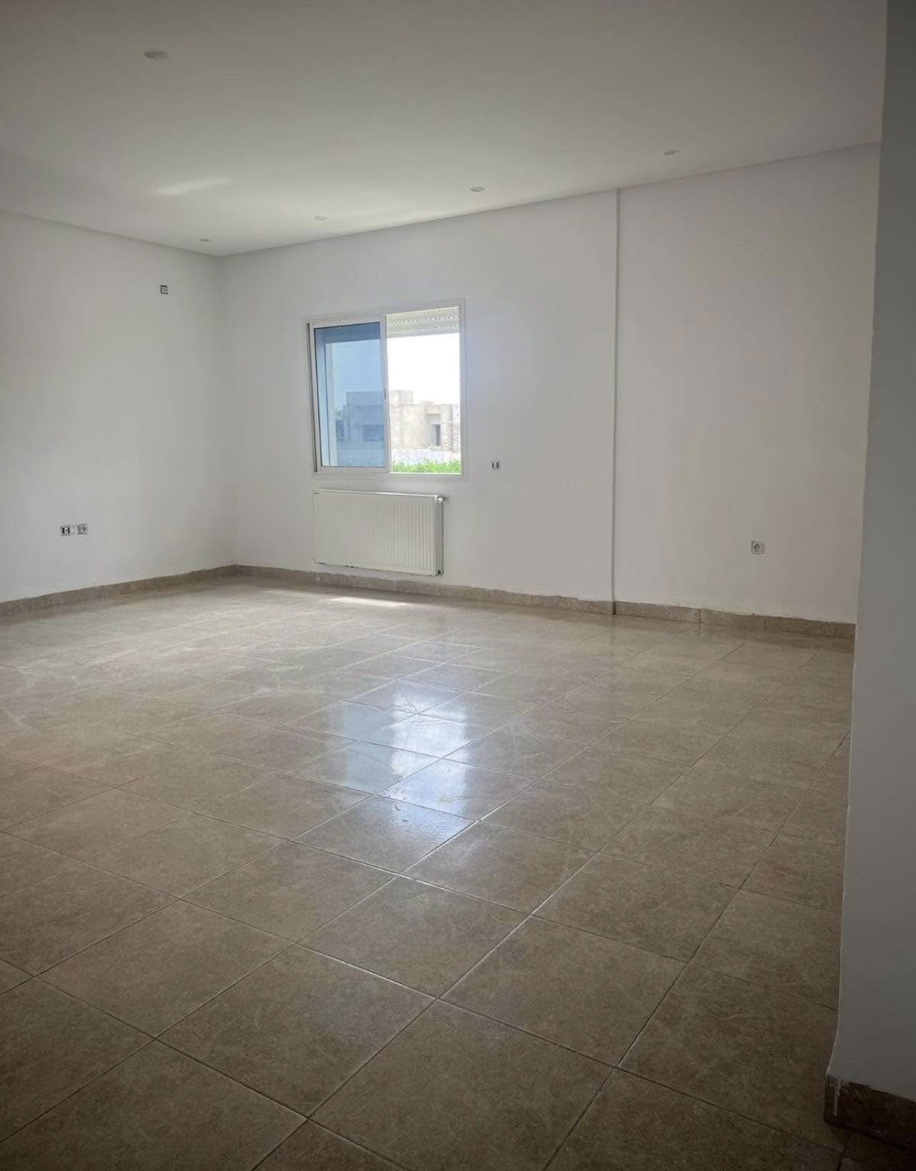 La Soukra Chotrana 2 Location Appart. 3 pices Appart s 2 et jardin collectifs