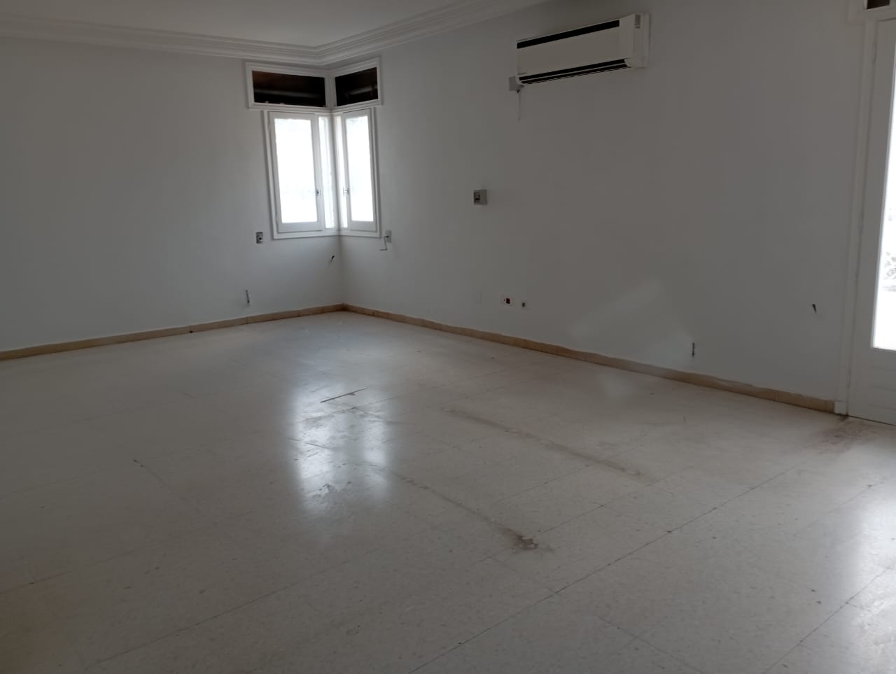 Ben Arous Ben Arous Location Appart. 2 pices Bureau h2 avec os  ben arous
