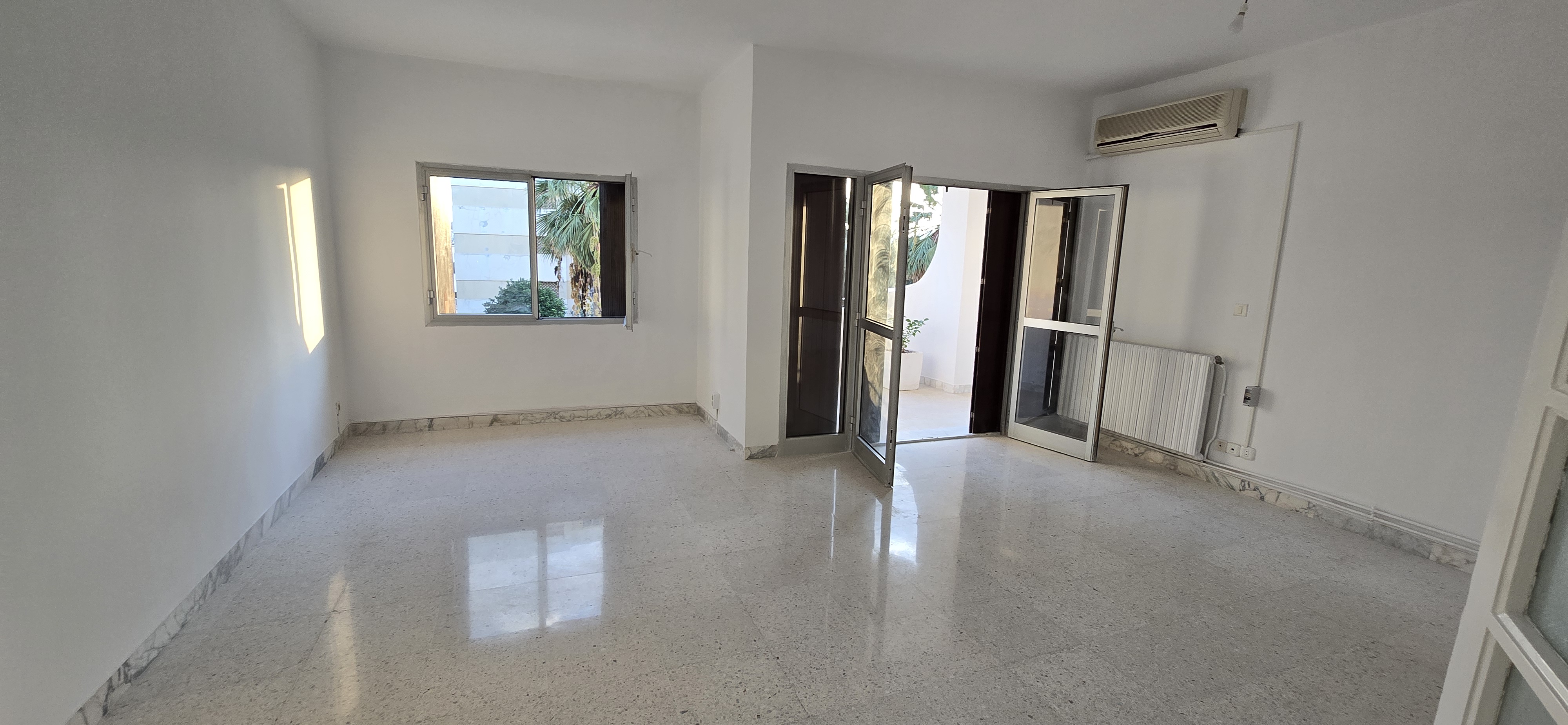 Ariana Ville El Menzah 6 Location Appart. 3 pices Res a el manzah 6