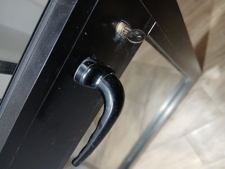 Mnihla Jardins d'el Menzah Meubles de cuisine et salle de bain Autres Porte en aluminium