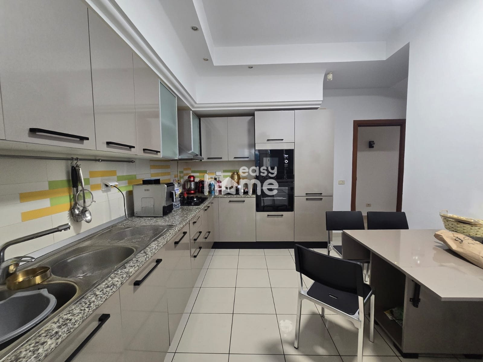 La Marsa Berge Du Lac Location Appart. 5 pices+ Duplex meubl de 200m2 au lac 2