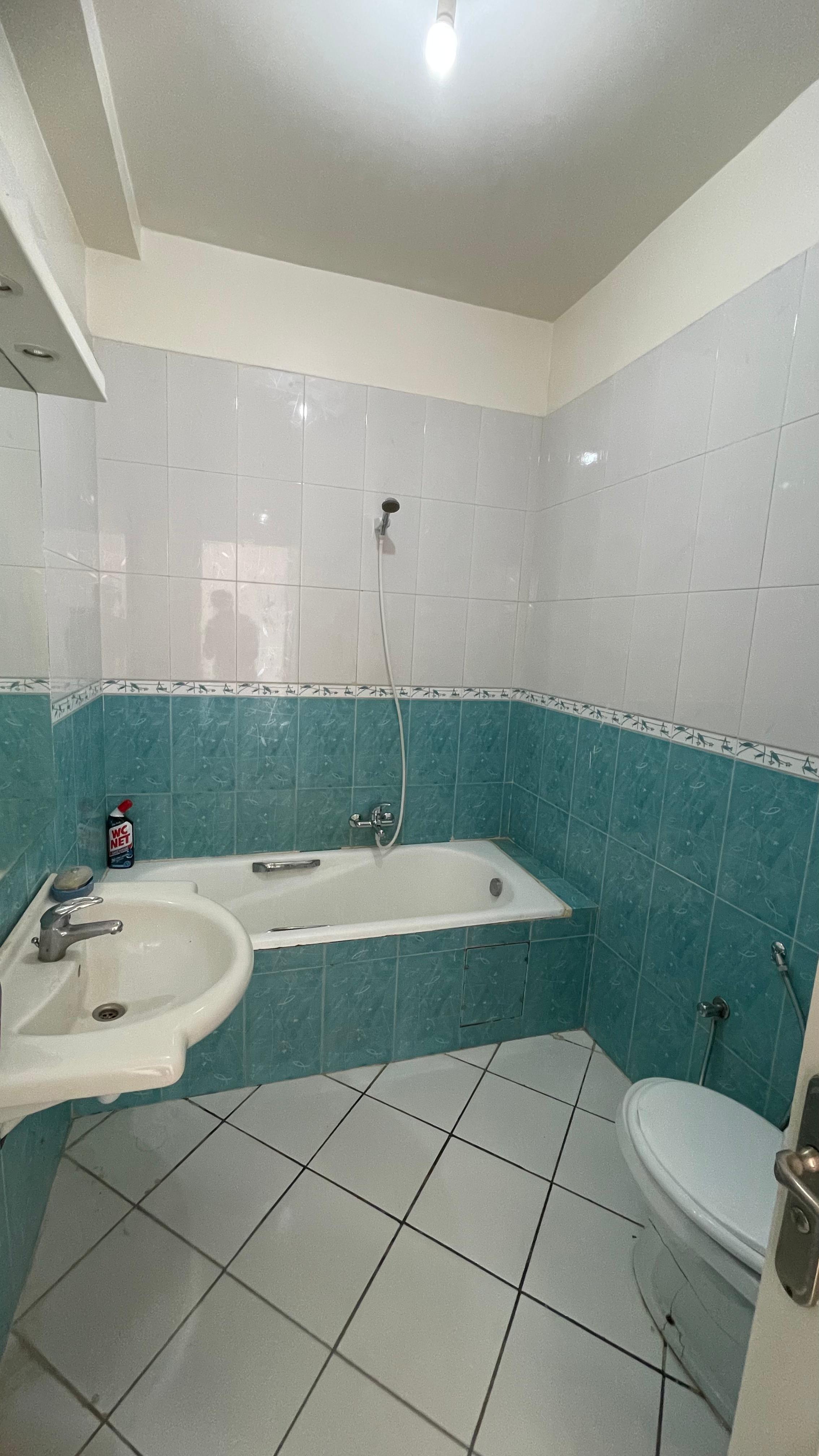La Marsa El Aouina Location Appart. 2 pices S2  cite el wahat et visites possibles le weekend