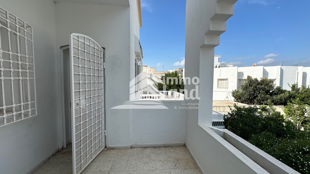 La Marsa Cite Du Stade Location Appart. 3 pices Etage de villa s3  cit du stade