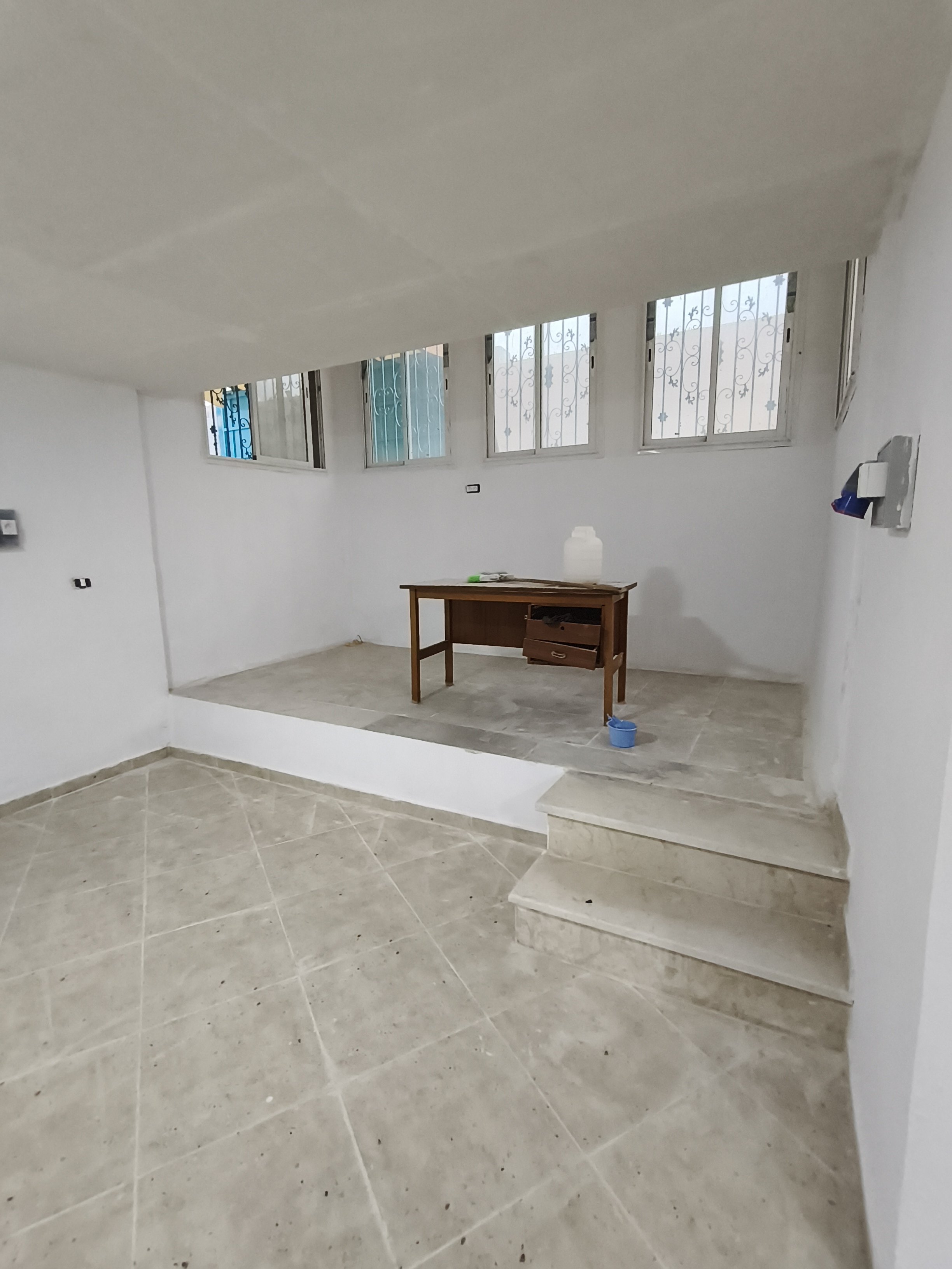 Hammam Chatt Borj Cedria Bureaux & Commerces Atelier,Garage Garage atelier 200 m2 idal pour  projet
