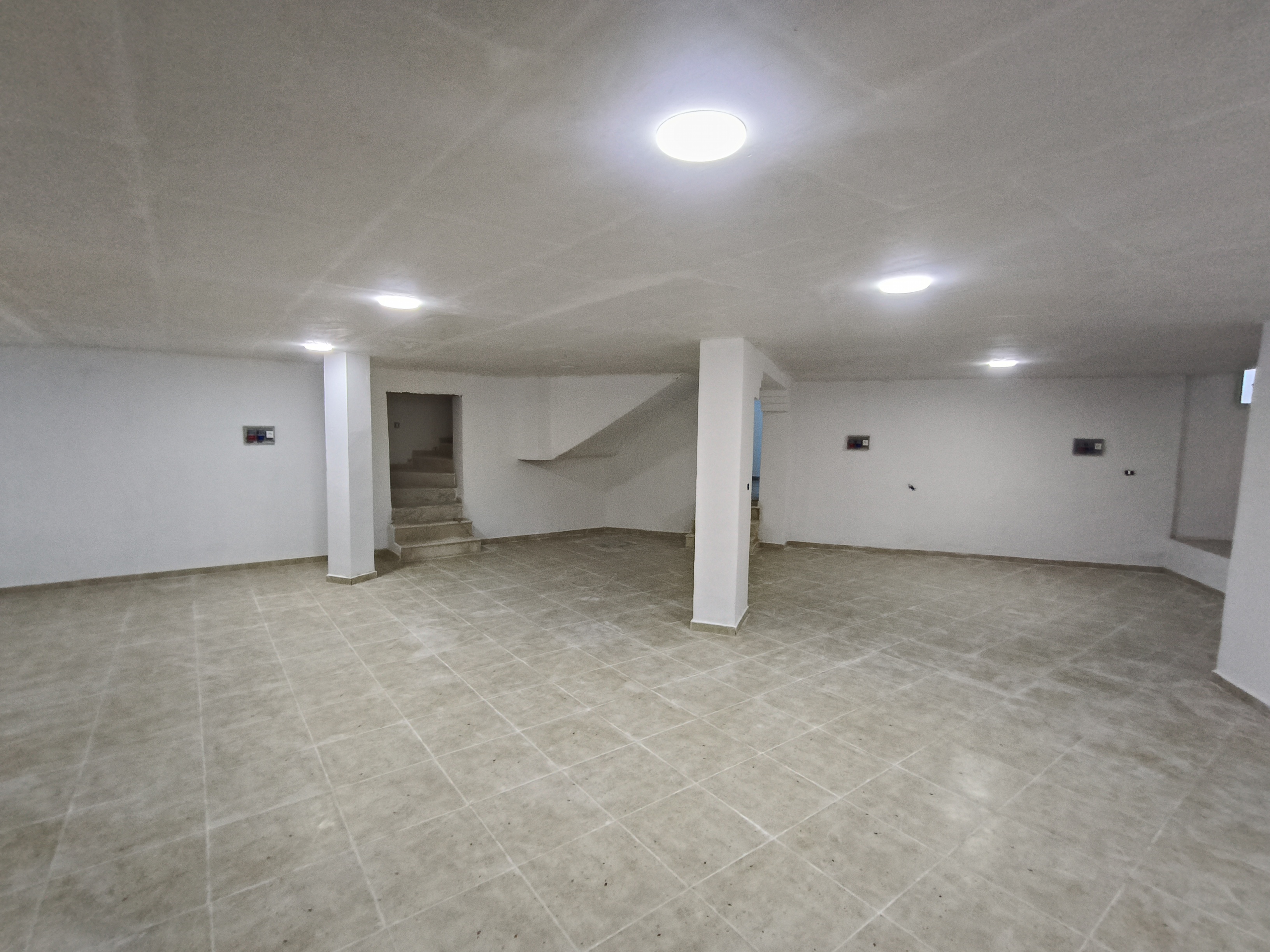 Hammam Chatt Borj Cedria Bureaux & Commerces Atelier,Garage Garage atelier 200 m2 idal pour  projet