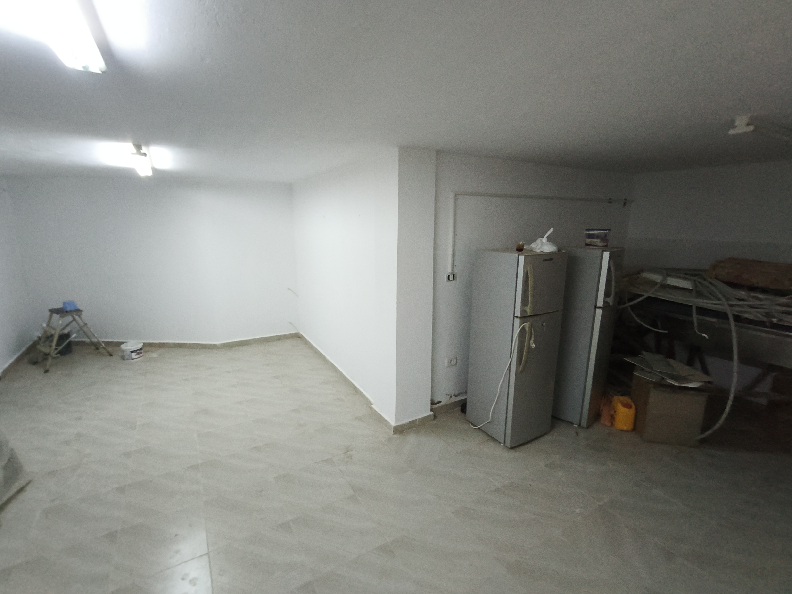 Hammam Chatt Borj Cedria Bureaux & Commerces Atelier,Garage Garage atelier 200 m2 idal pour  projet